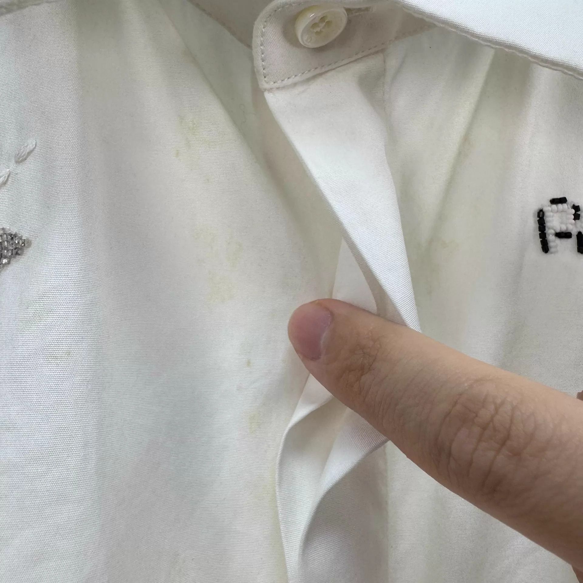 Valentino Valentino beaded embroidered logo shirt 41 95 L Size US L / EU 52-54 / 3 - 5 Thumbnail