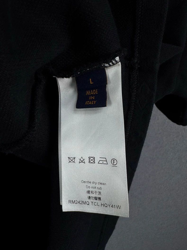 Louis Vuitton Louis Vuitton New Black Pocket Dark Lines Full LOGO Short Size US L / EU 52-54 / 3 - 5 Thumbnail