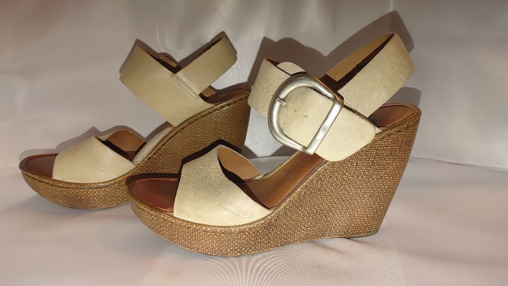 Born Born Leather Wedge Sandal Size 7 Size US 7 / IT 37 - 3 Thumbnail