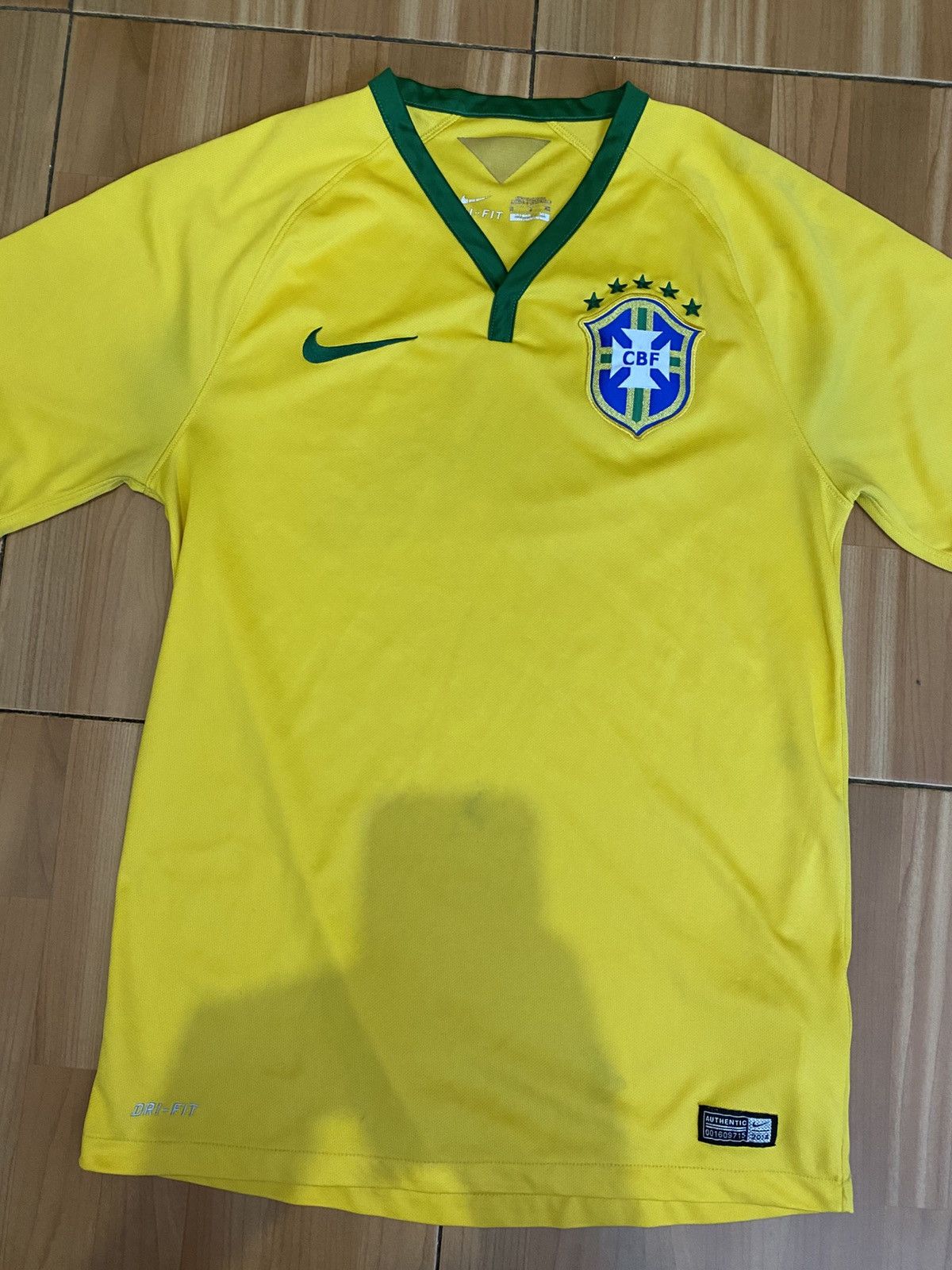 Nike Nike BRASIL 2014 2015 HOME FOOTBALL SHIRT SOCCER JERSEY Size US S / EU 44-46 / 1 - 2 Thumbnail