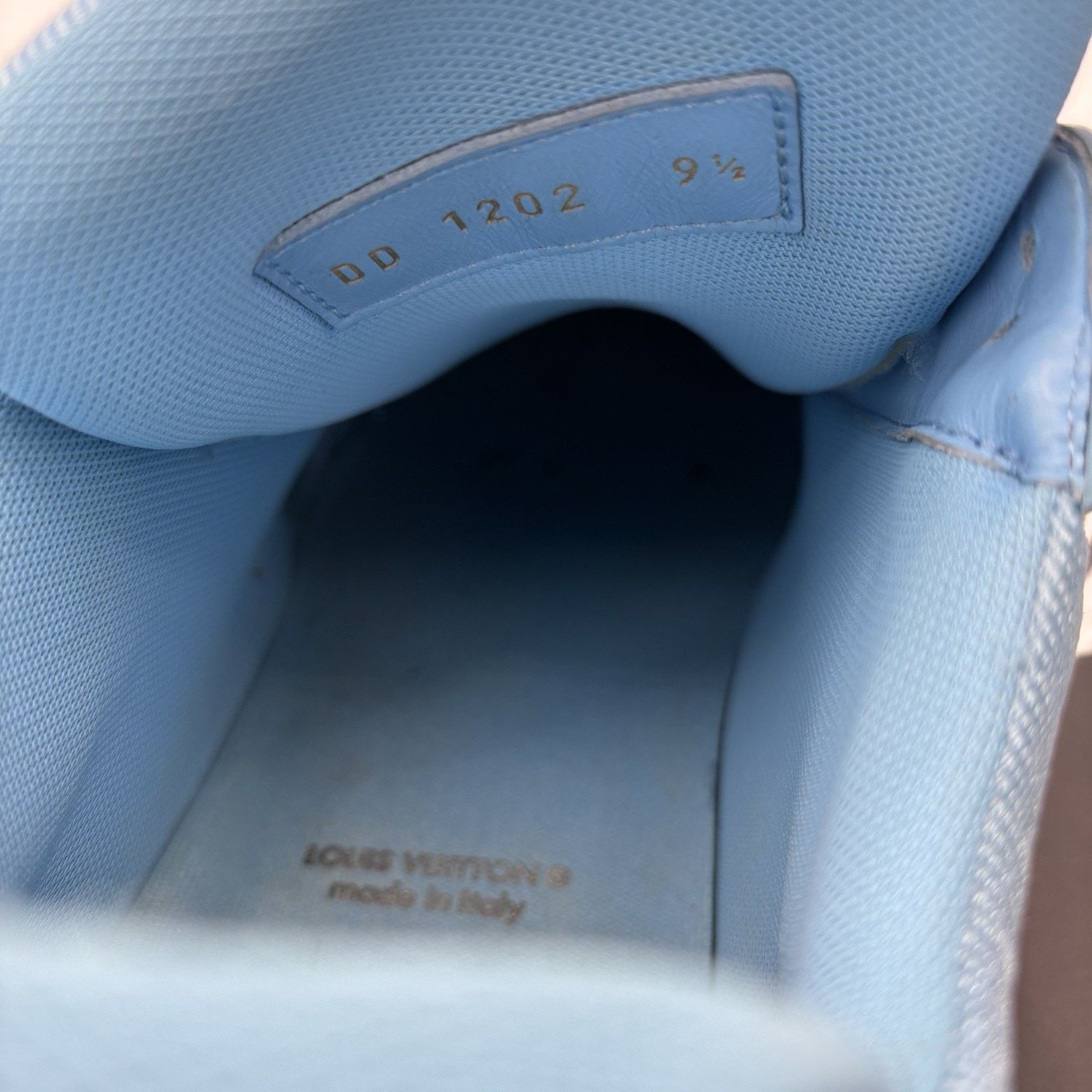Louis Vuitton (10.5-11 US) - Louis Vuitton Trainer ' Sky Blue ' | GREAT! Size US 11 / EU 44 - 20 Thumbnail