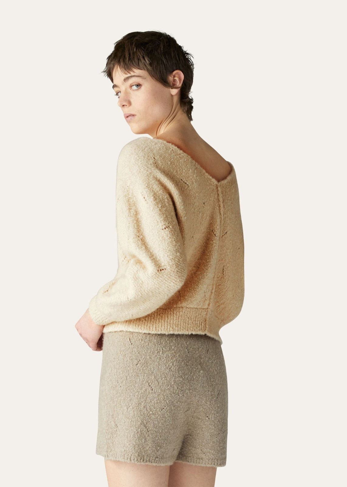Loro Piana o1srvl11e1125 FAN1844 Cocooning V-Neck Cardigan in Beige Size M / US 6-8 / IT 42-44 - 2 Thumbnail