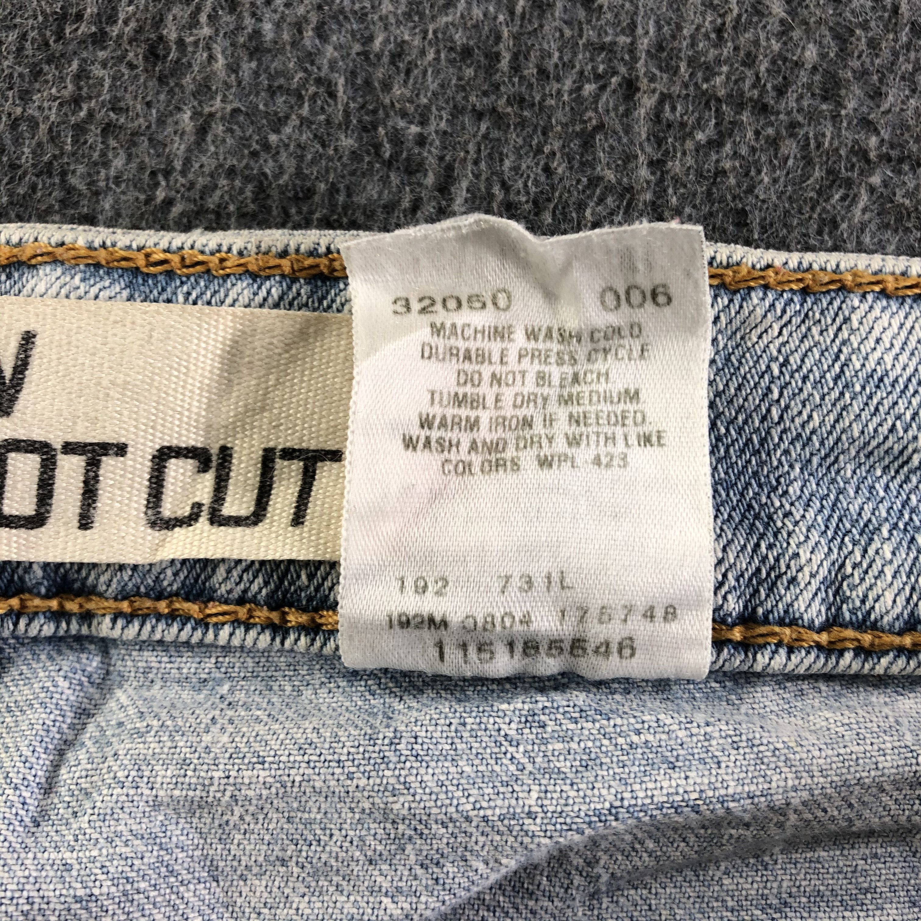 Levi's Vintage Light Wash Levis 518 Jeans-J4080 Size US 35 - 11 Thumbnail