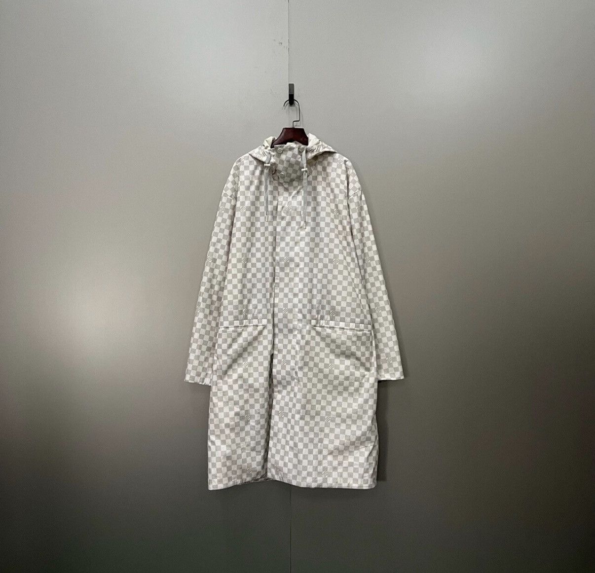 Louis Vuitton Louis Vuitton Damier All-over Logo Long Parka J41 Size US M / EU 48-50 / 2 - 1 Thumbnail
