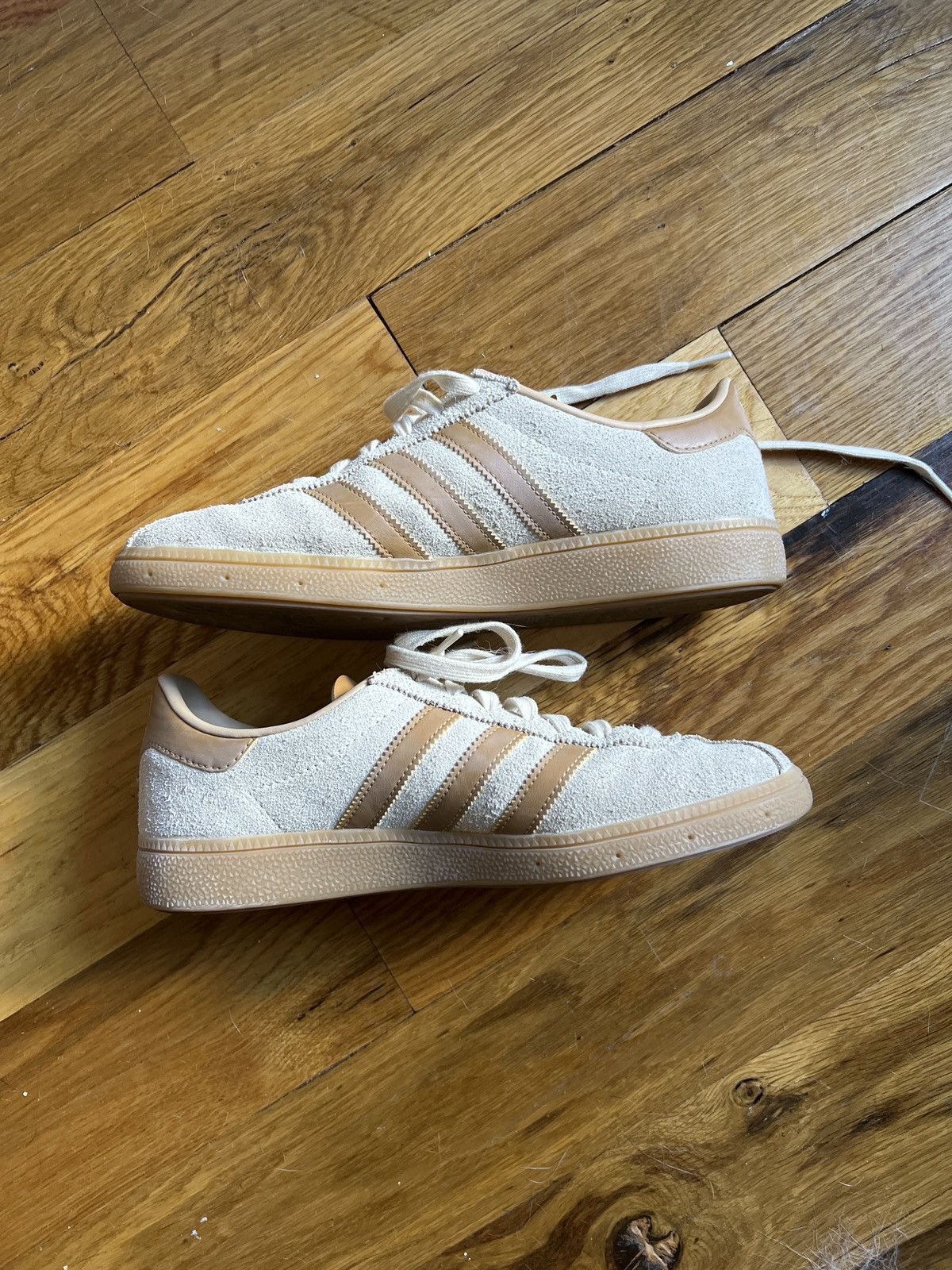 Adidas Adidas München (Samba) Size US 8.5 / EU 41-42 - 2 Thumbnail