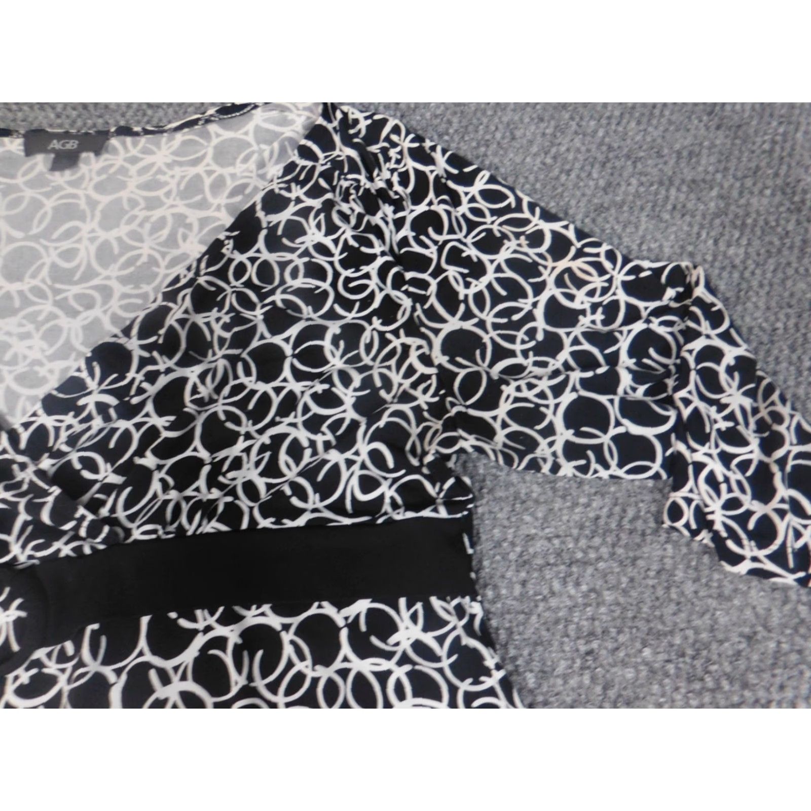 Vintage AGB Blouse Women XL Black Pullover Long Sleeve Round Neck Geometric Pattern Polyester Rayon Stretch Casual Regular Ruffle Size XL / US 12-14 / IT 48-50 - 4 Thumbnail