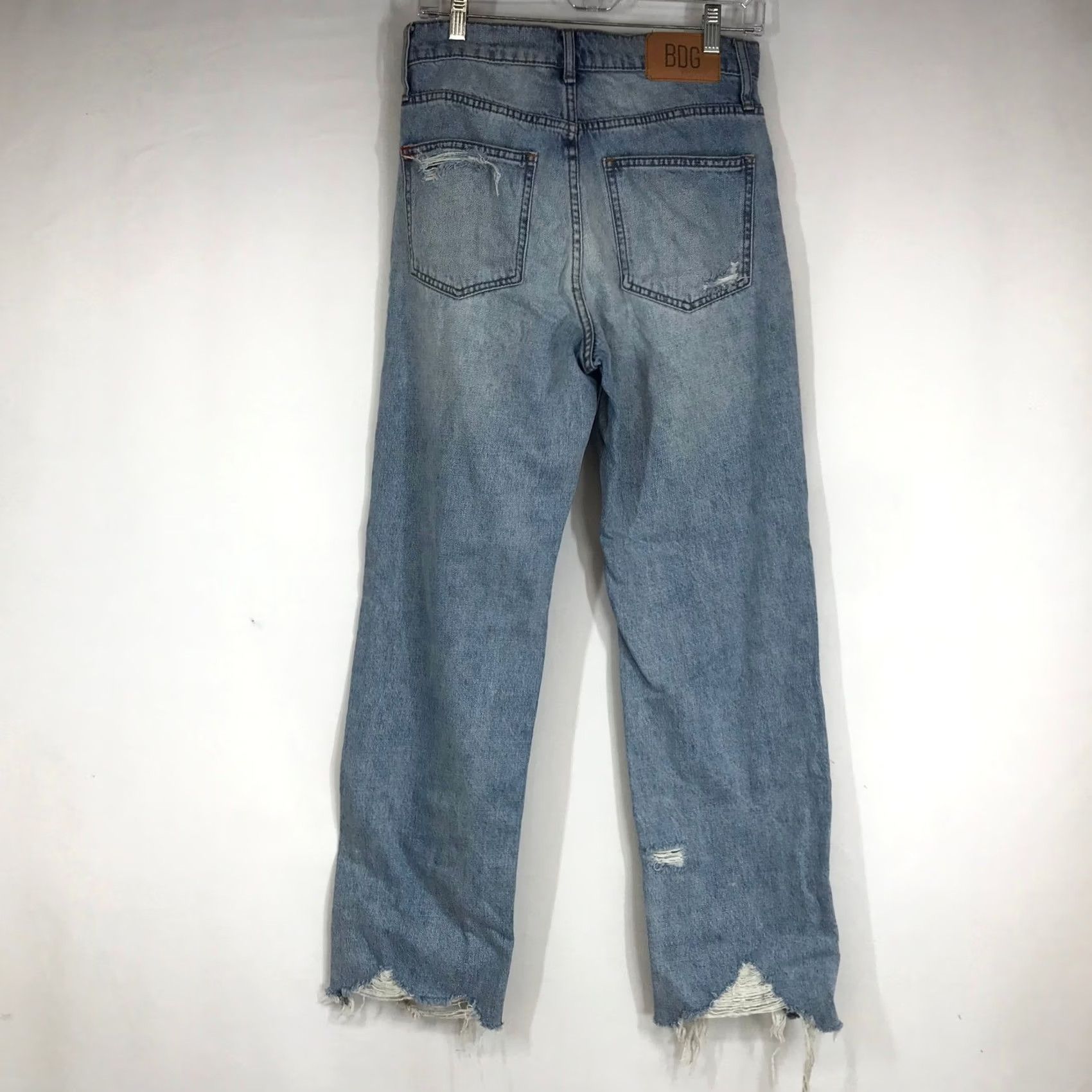 Bdg BDG Urban Outfitters Cowboy Jean Distressed Straight Leg Jeans Light Wash 28 Size 28" / US 6 / IT 42 - 4 Thumbnail