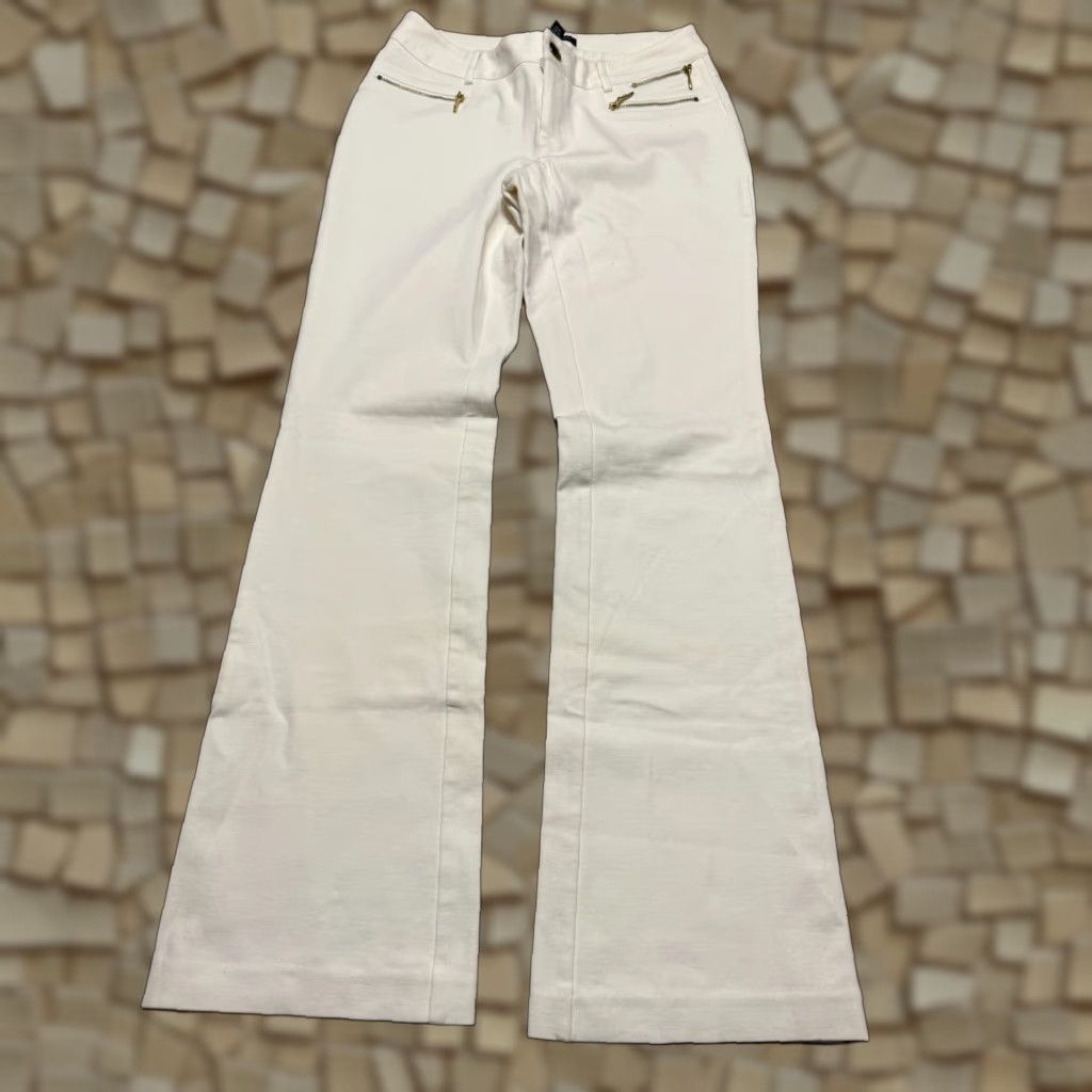 Vintage INC International Concepts Jeans, Women's Size 2, White, Flared, 5-Pocket, Zip Pockets, INSEAM 29 in, Denim, Regular, Vintage No, Pants, Women, 2 Size 26" / US 2 / IT 38 - 1 Thumbnail