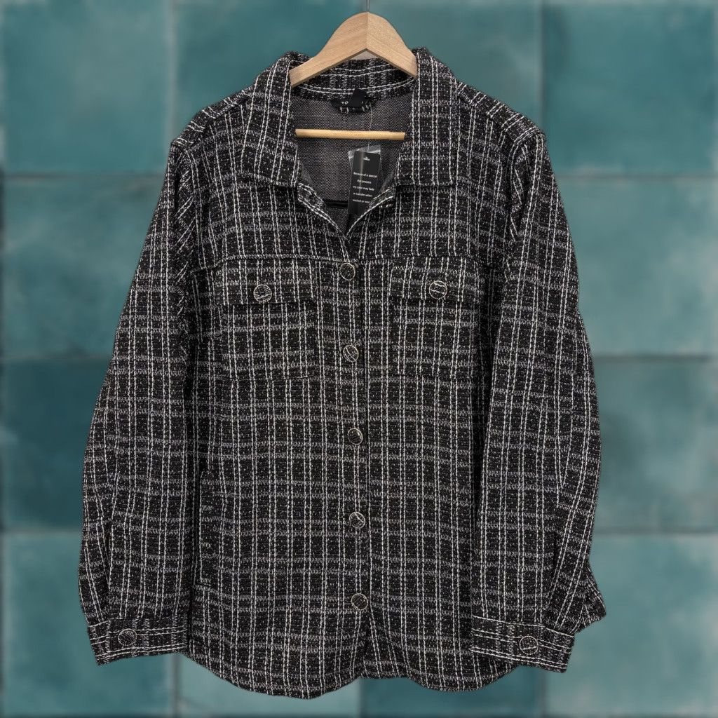 Torrid Torrid Jacket Womens Plus Size 2X Black Plaid Tweed Button Front Shacket Size XXL / US 16-18 / IT 52-54 - 1 Thumbnail