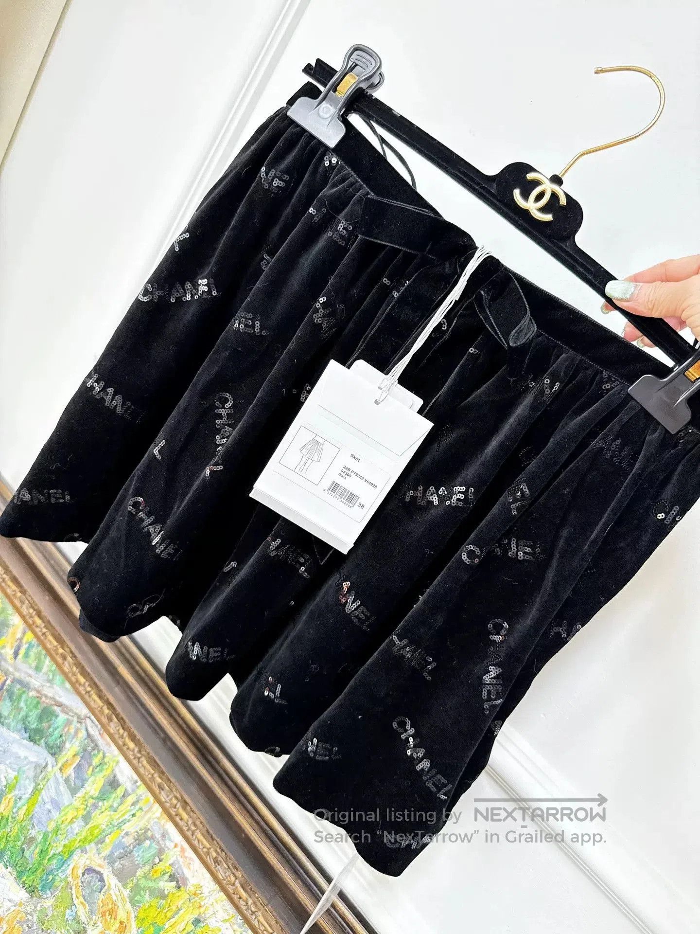 Chanel Chanel Velvet Sequin Skirt, Jennie Version. Size 28" / US 6 / IT 42 - 1 Thumbnail