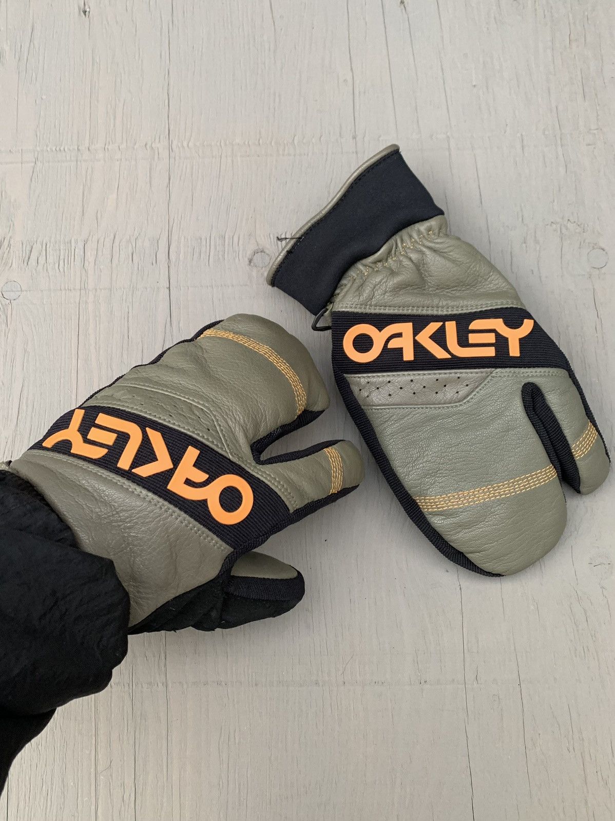 Oakley × Vintage Vintage Oakley Mittens Tabi Trigger Mitt Winter Software 90s Size ONE SIZE - 1 Thumbnail