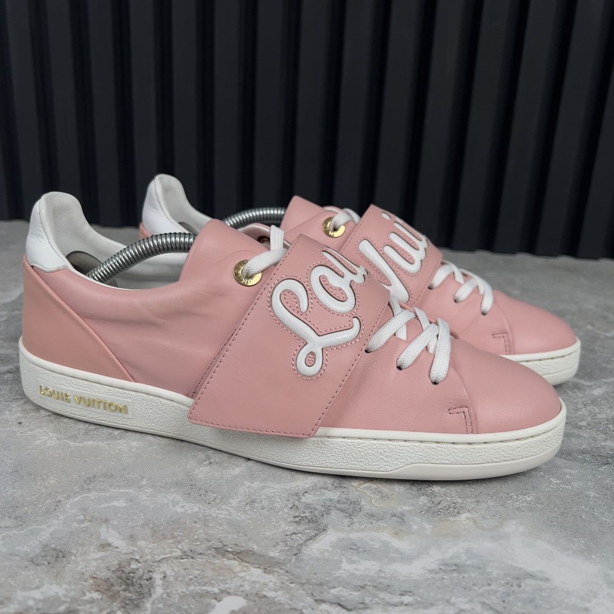 Louis Vuitton Louis Vuitton Frontrow Logo Low Sneakers Leather Size US 7.5 / IT 37.5 - 4 Thumbnail