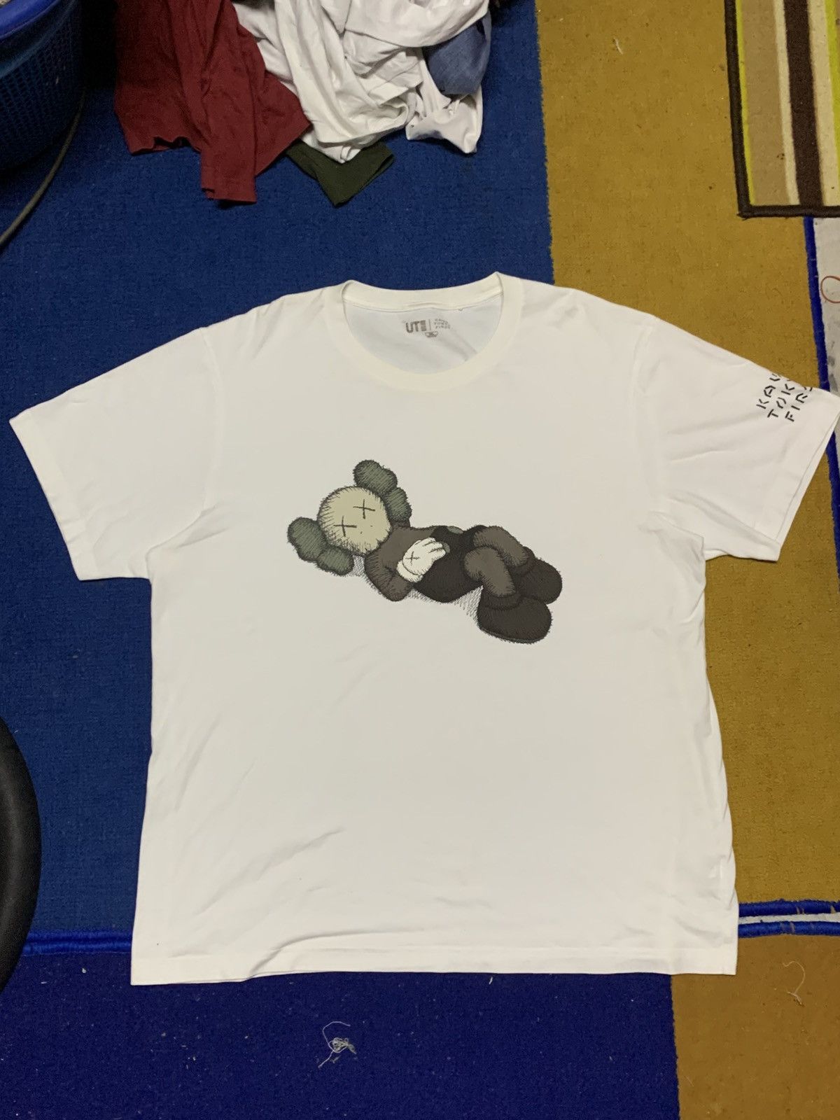 Japanese Brand UT x Kaws Tokyo First Japan Edition T-shirt Size US XXL / EU 58 / 5 - 1 Thumbnail