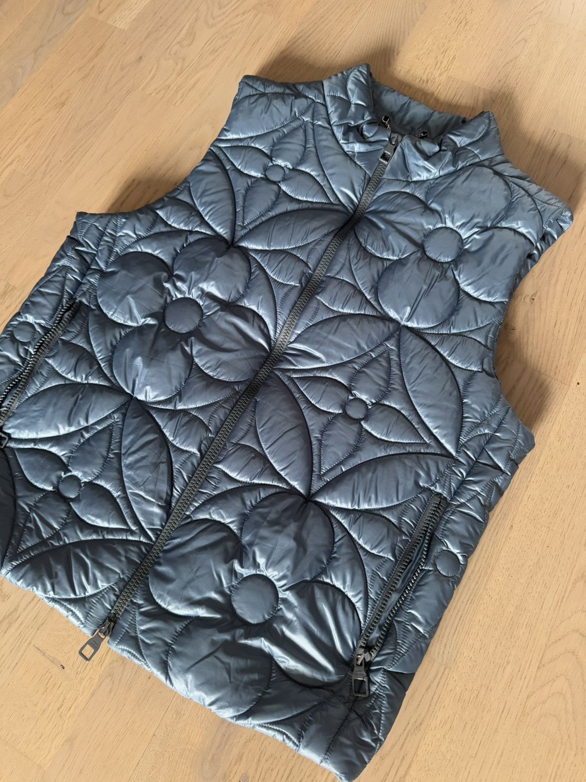 Louis Vuitton LOUIS VUITTON jacket gilet mongram flower study all photos Size US M / EU 48-50 / 2 - 1 Thumbnail