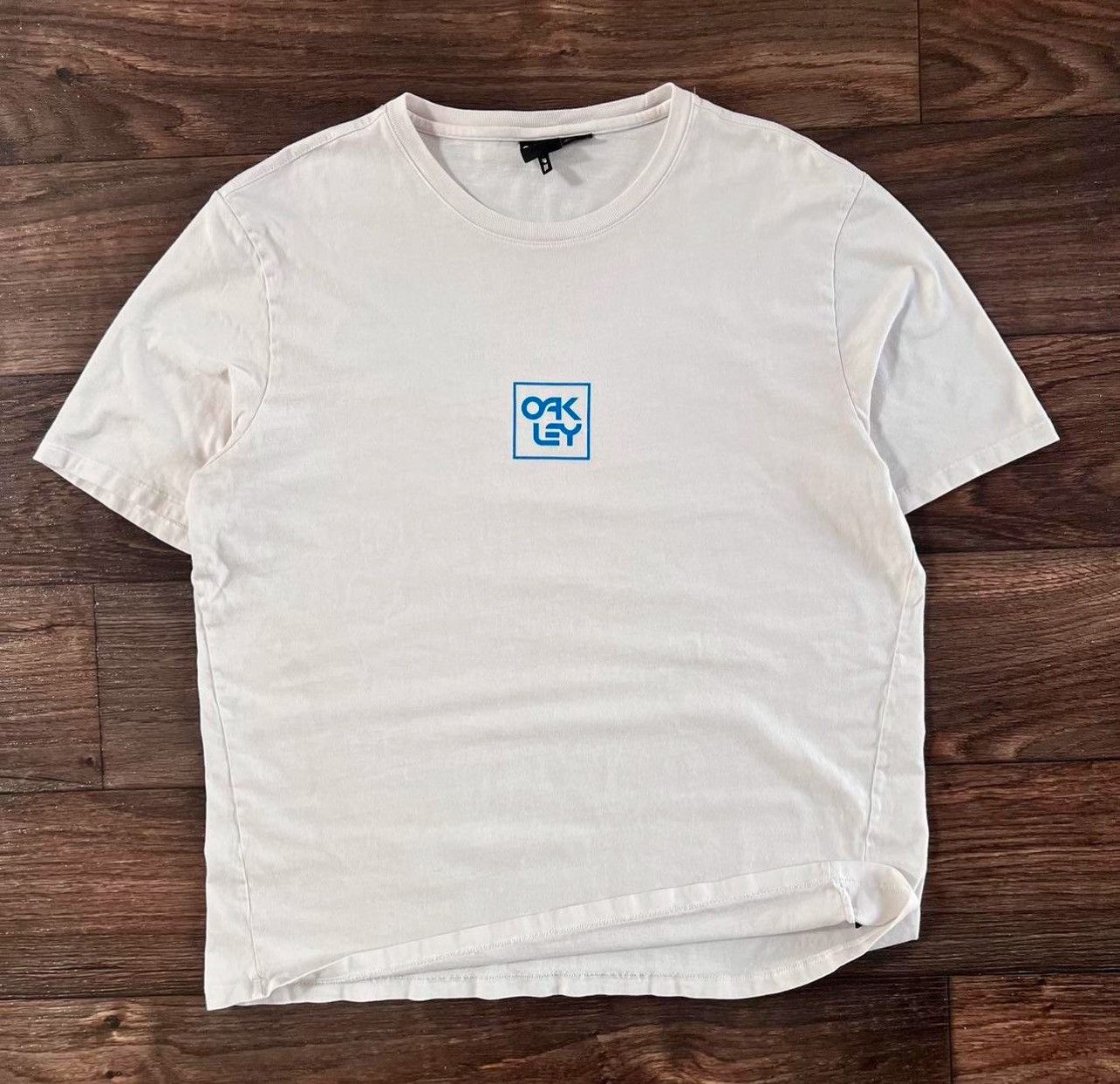 Oakley Late 2000s Oakley Box Logo Basic Graphic Tshirt Size US L / EU 52-54 / 3 - 1 Thumbnail