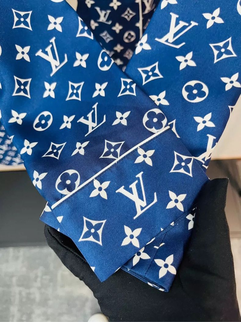 Louis Vuitton Louis Vuitton Blue silk shirt with full logo shirt 2505-Nex Size XS / US 0-2 / IT 36-38 - 3 Thumbnail