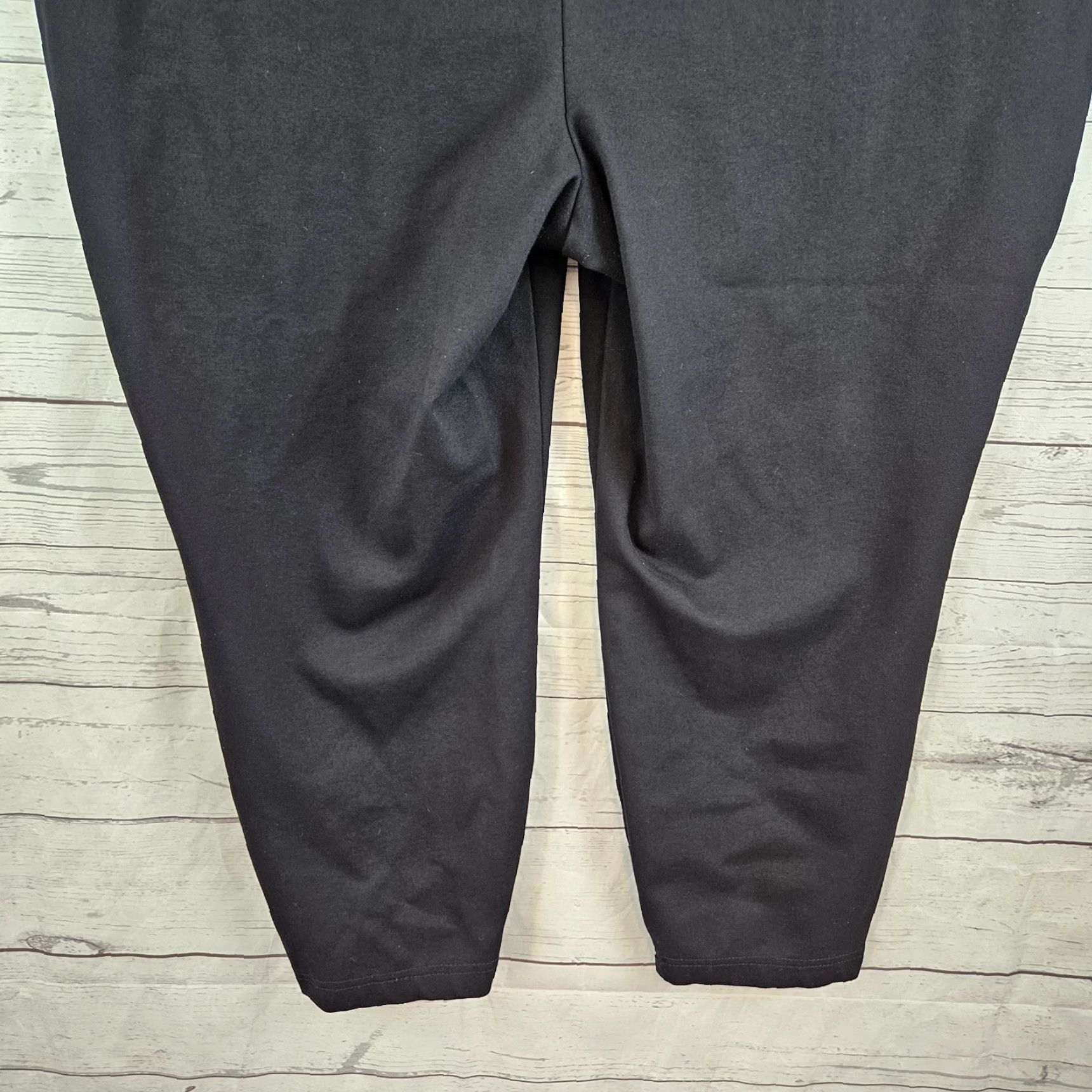 Torrid Torrid Womens Pull On Pocket Pixie Cropped Pants Size 4X Black High Rise Pants Womens Cropped Pockets 24" Waist 22.5" Inseam 13" Rise Size 40" / US 18 - 5 Thumbnail