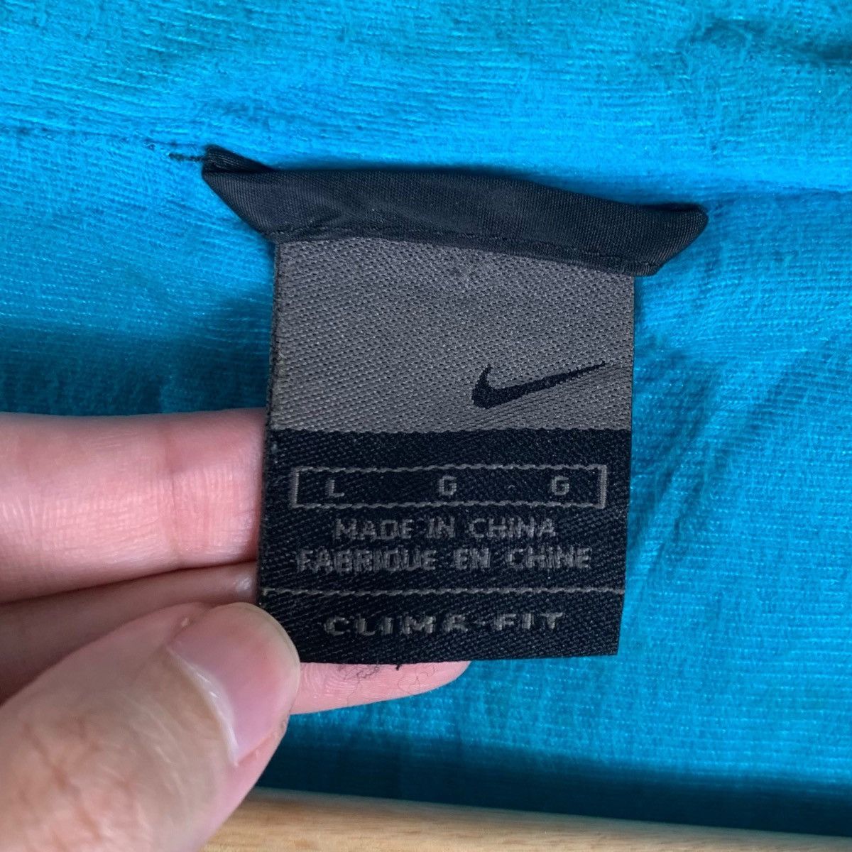 Nike Vintage NIKE SWOOSH CLIMA-FIT Light Puffer Jacket Blue Size US L / EU 52-54 / 3 - 7 Thumbnail