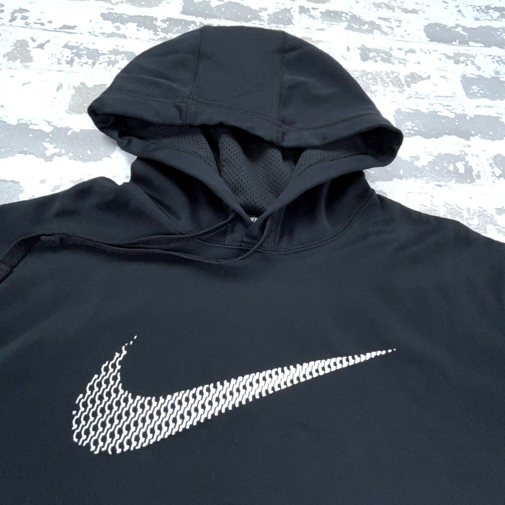 Nike Nike Hoodie Men Large Black White Sweatshirt Big Swoosh Performance Therma Fit Size US L / EU 52-54 / 3 - 3 Thumbnail