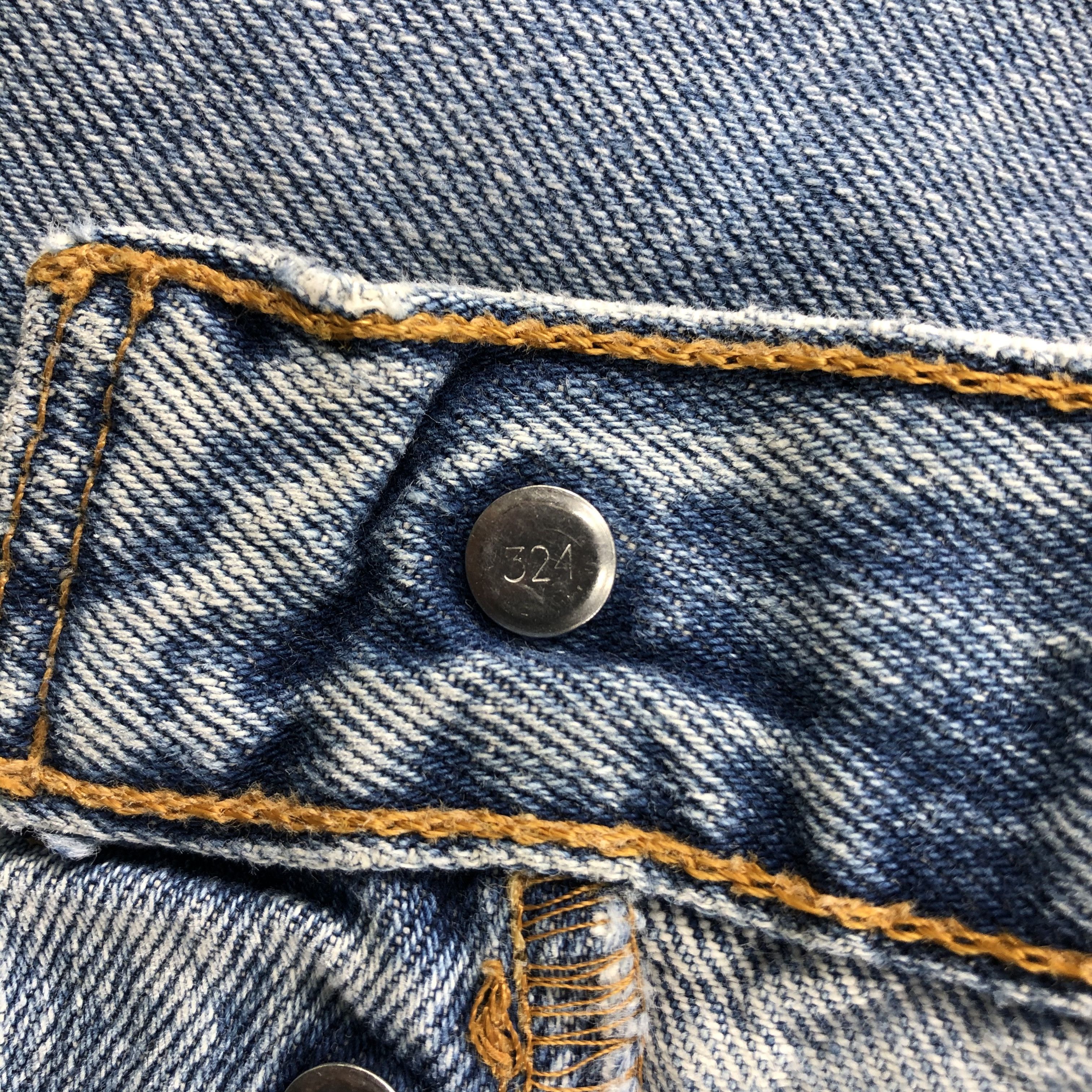 Levi's Vintage Levis 501 Jeans Distressed Denim KJ1067 Size US 34 / EU 50 - 14 Thumbnail