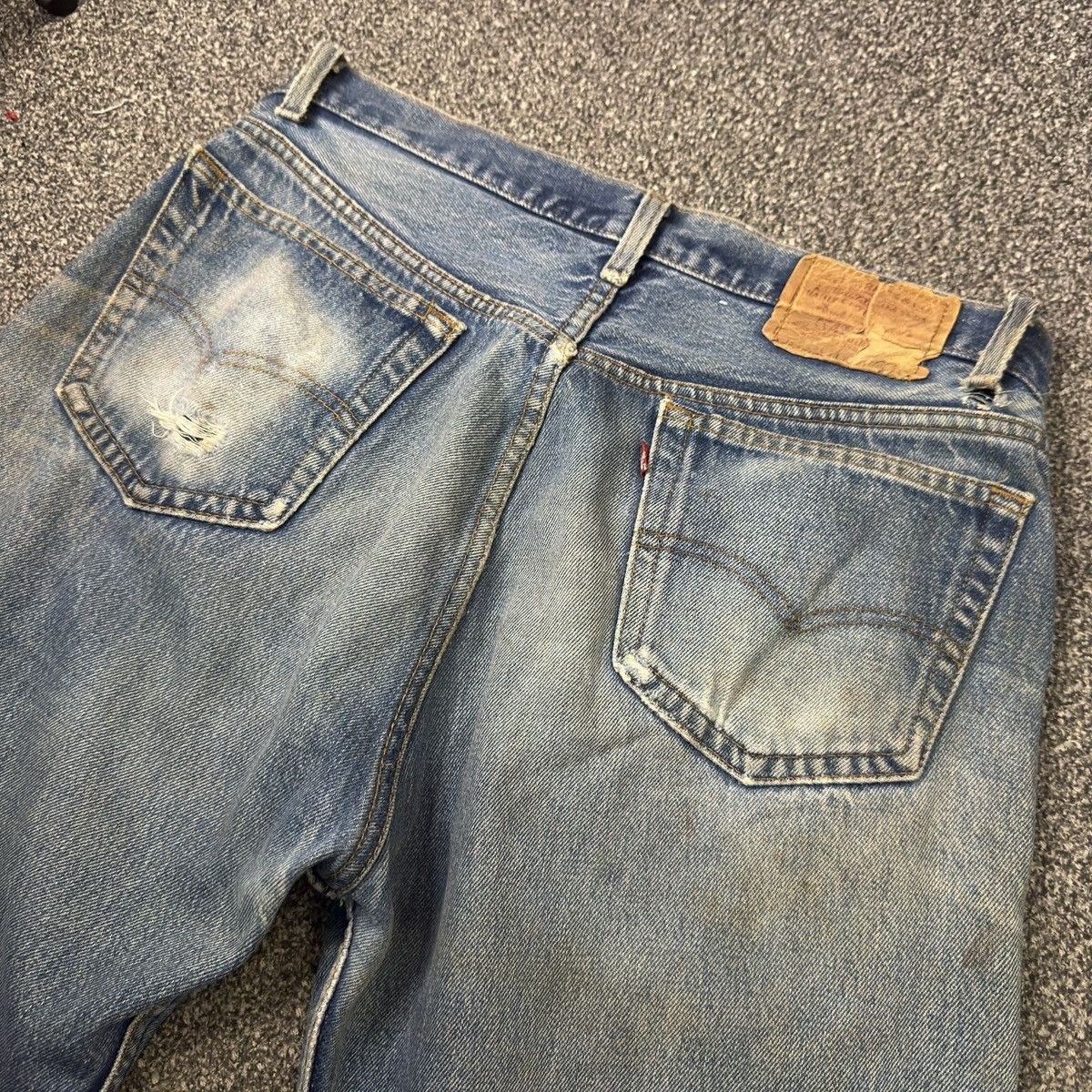 Levi's Vintage Clothing Vintage Distressed USA Levis 501 Classic Straight Denim W35 Size US 35 - 8 Thumbnail
