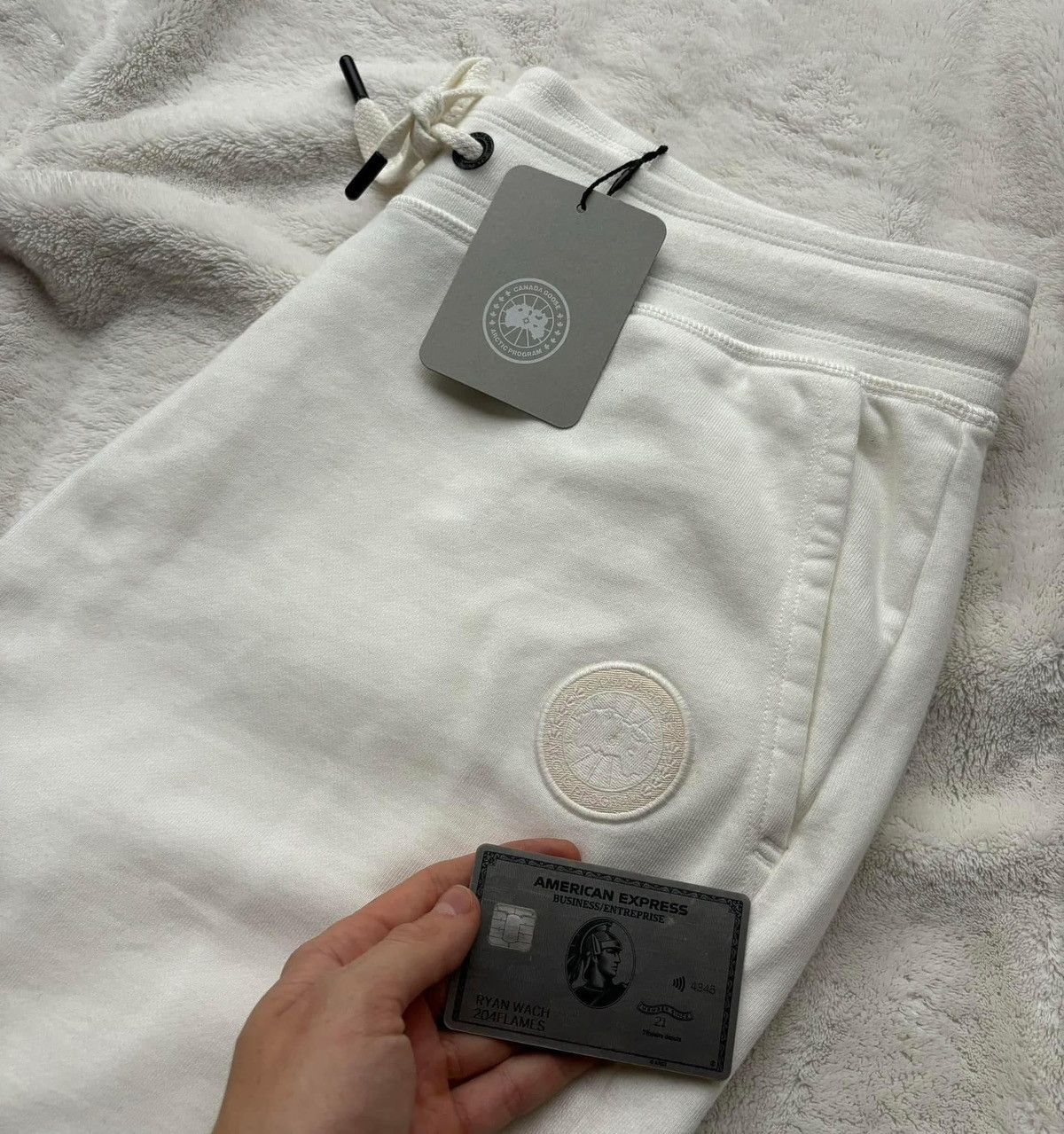 Canada Goose Canada Goose Greige Badge Sweatpants Size US 34 / EU 50 - 2 Thumbnail