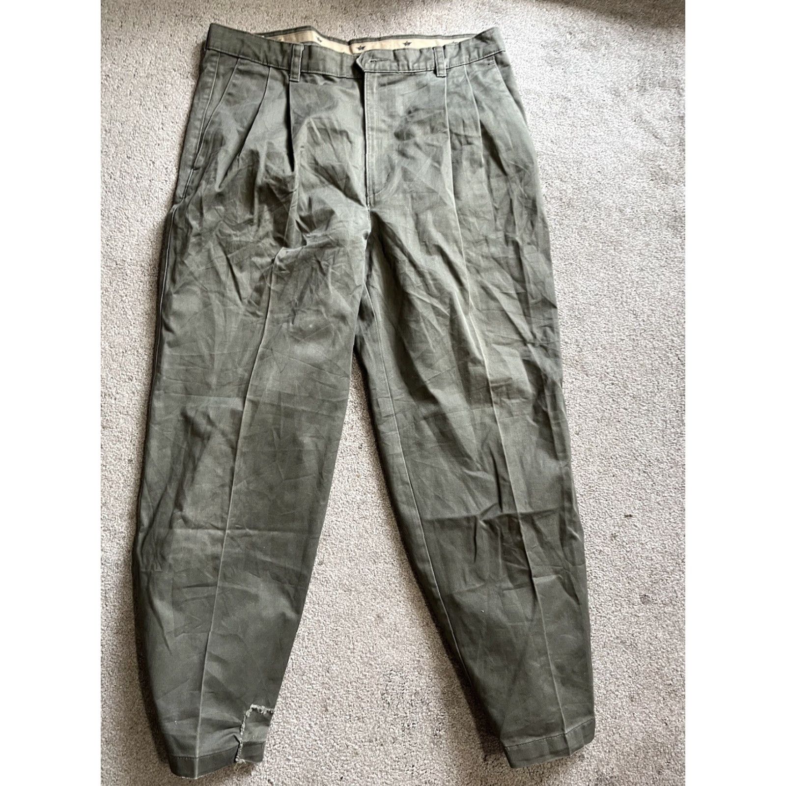 Dockers DOCKERS Classic Fit Pleated Dress Pants 36x29 Green Vintage Distressed Flaw Dockers D3 Chinos Pants Mens Regular Inseam 29 in 100% Cotton Size US 36 / EU 52 - 3 Thumbnail