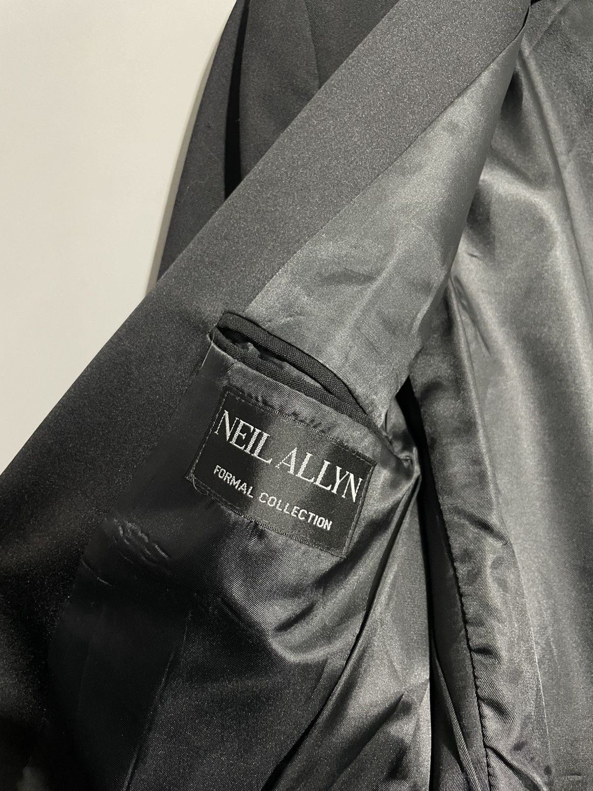 Other Neil Allyn Formal Collection Luxury men’s Suit Size 41S Size 42R - 12 Thumbnail
