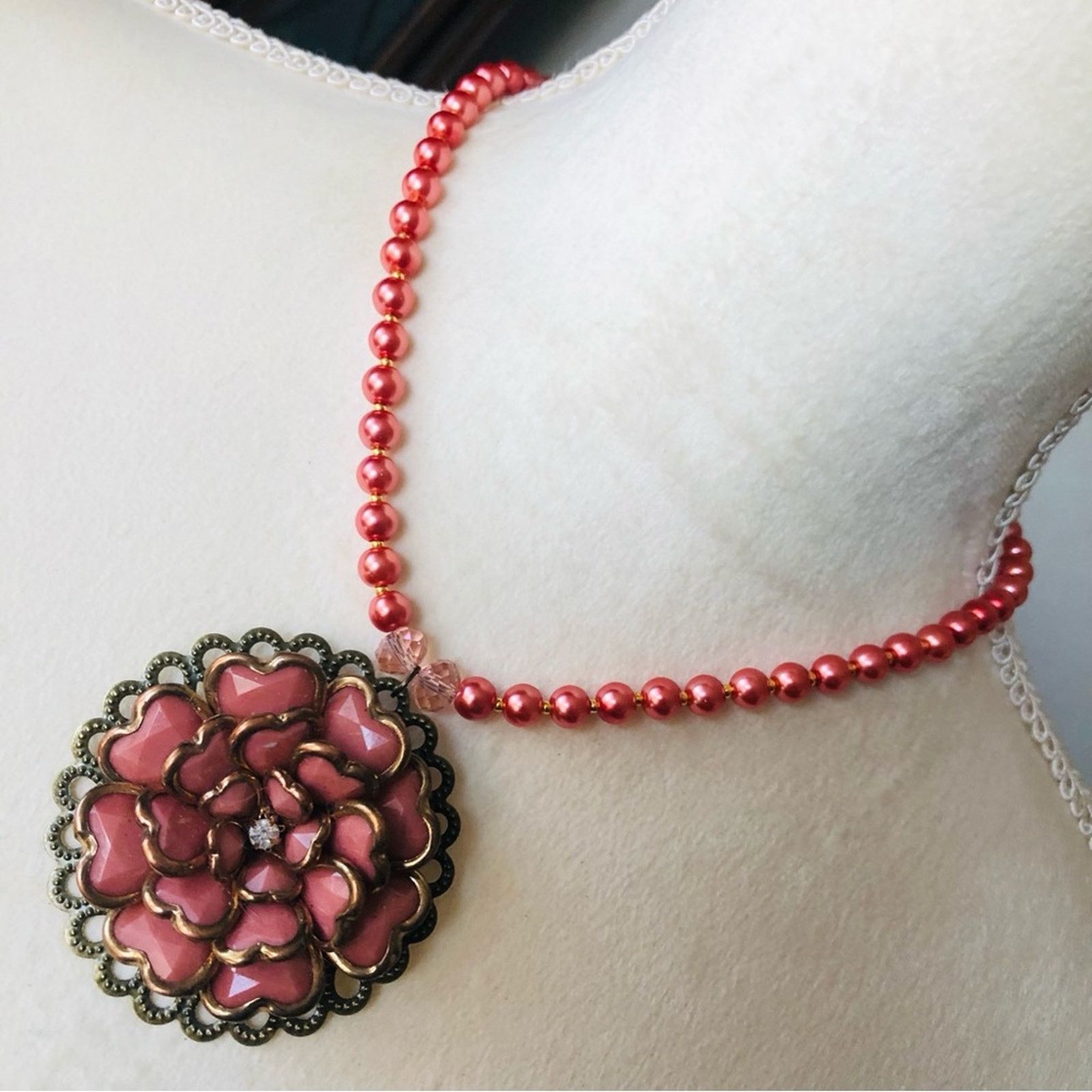 Handmade Handcrafted repurpose rose floral cluster Pearl necklace Size ONE SIZE - 1 Thumbnail