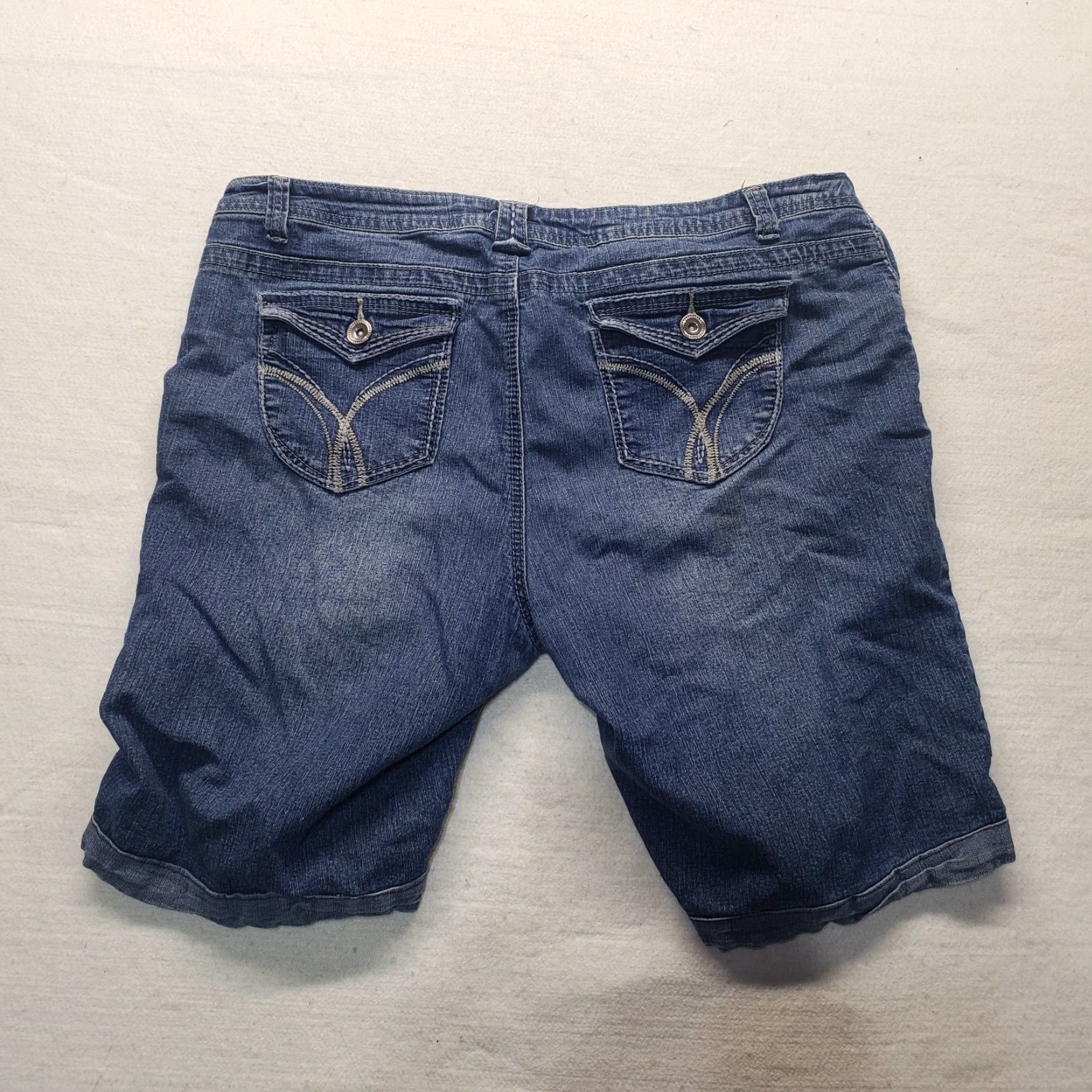 Denime Blue Identity Blue Identity Jean Shorts Denim Shorts Women Adult Size 10 Regular Inseam 12" Flat Front Cuffed Stretch Denim Shorts Women - 10 - Blue Size 32" / US 10 / IT 46 - 7 Thumbnail