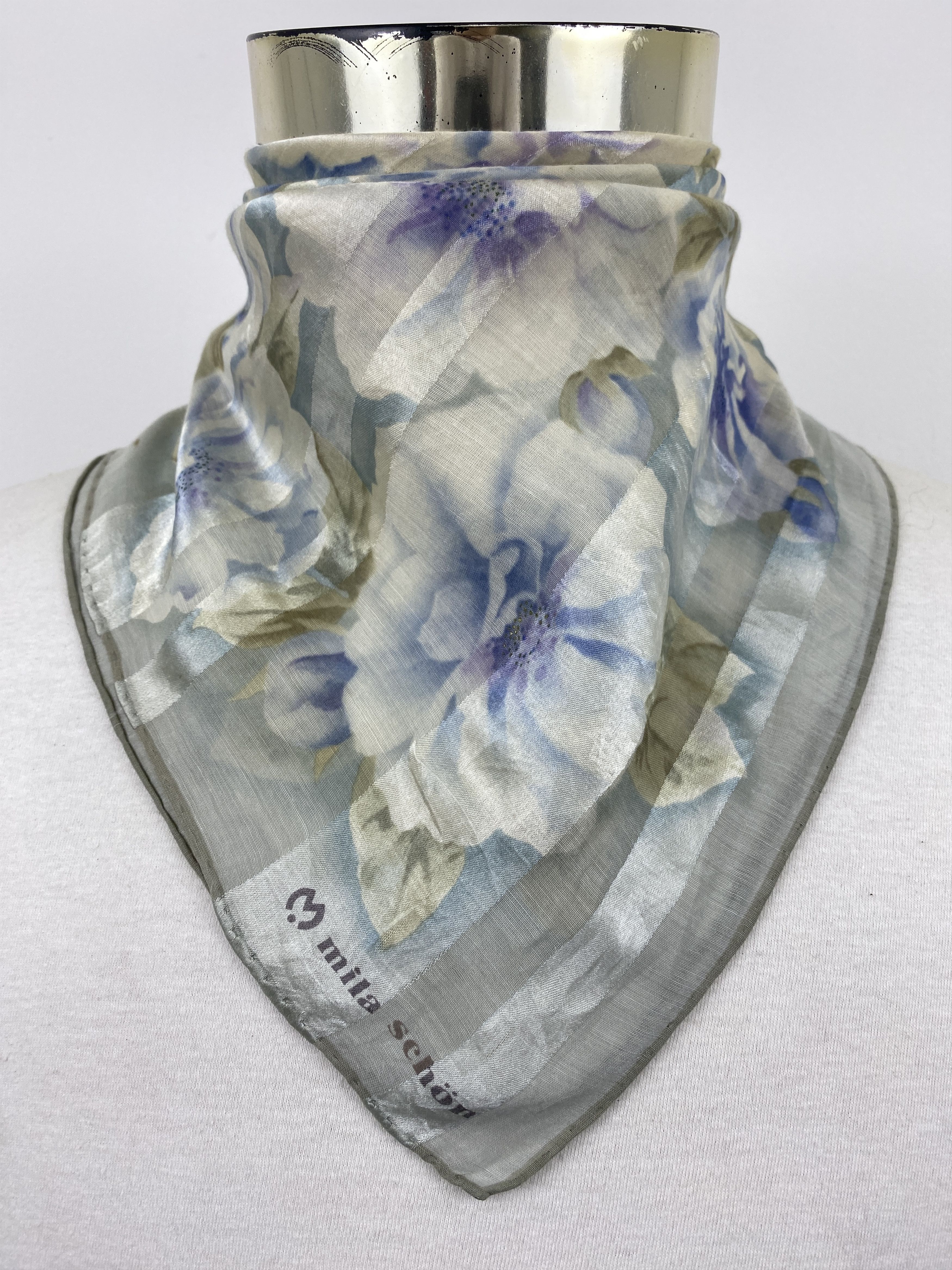 Vintage Mila Schon Handkerchief / Bandana / Neckerchief HKC0717 Size ONE SIZE - 1 Thumbnail