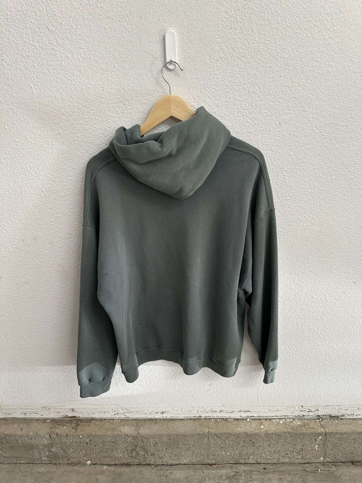 Russell Athletic Vintage faded Russell hoodie Size US XXL / EU 58 / 5 - 2 Thumbnail