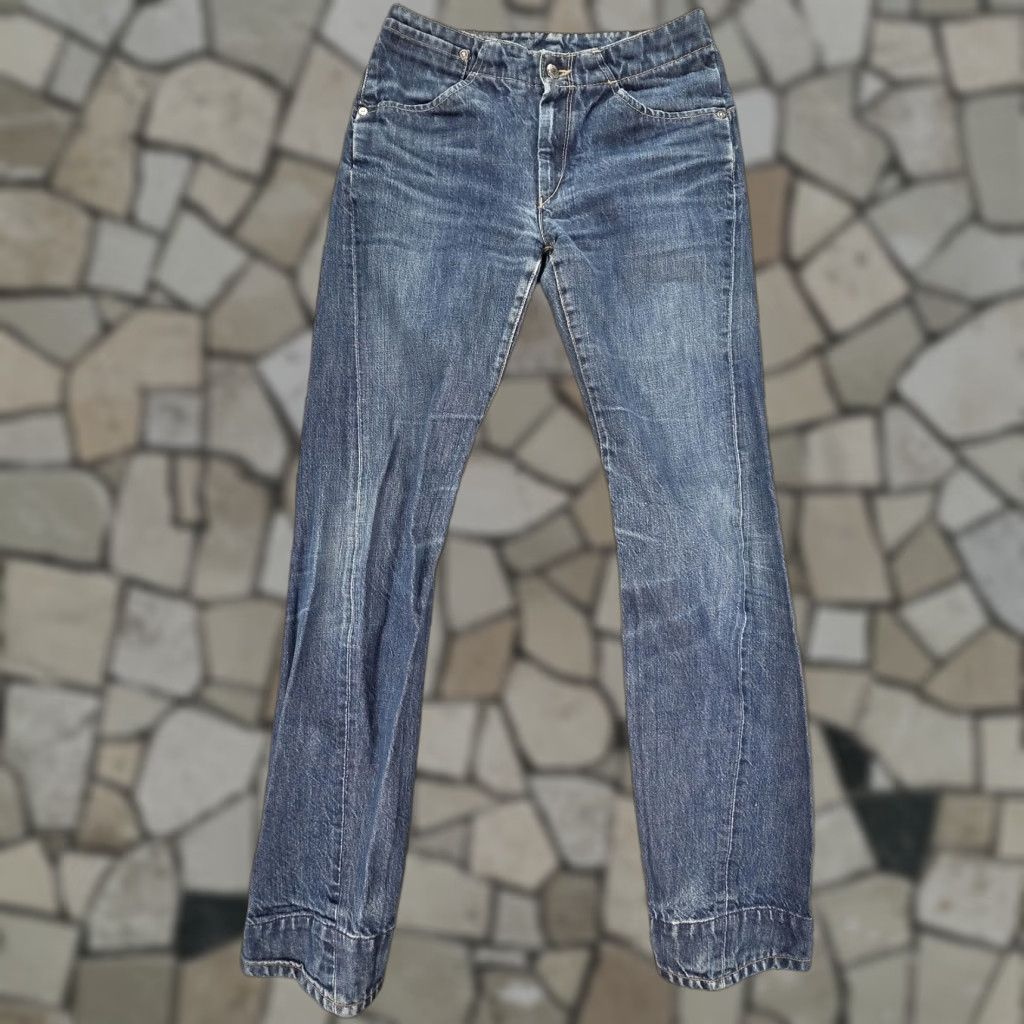 Levi's Levi's Jeans Mens 26x31 Medium Blue 0835 Pockets Vintage Size US 26 / EU 42 - 1 Thumbnail