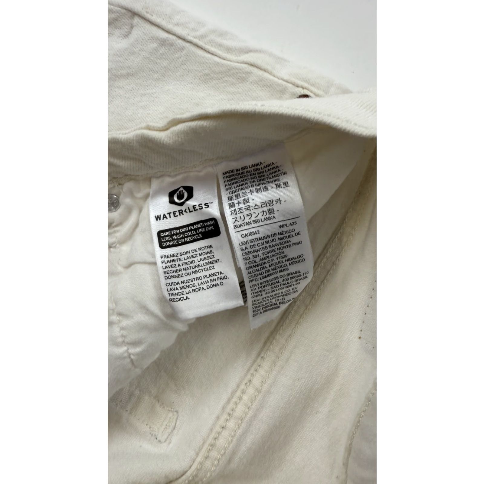 Levi's Levi's Shorts Womens 32 White Distressed High Rise Button Fly Denim WaterLess Summer Classic 501 Cut-Off Size 24" / US 00 / IT 34 - 3 Thumbnail