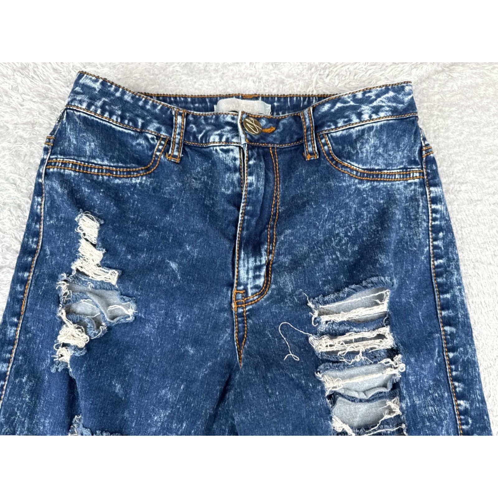 Almost Famous Almost Famous Jeans Women's Jeans Distressed High Rise 26x30 Cropped Denim Blue 7 Juniors 5-Pocket cutoff 90s Western Style - Not Vintage Size 28" / US 6 / IT 42 - 4 Thumbnail