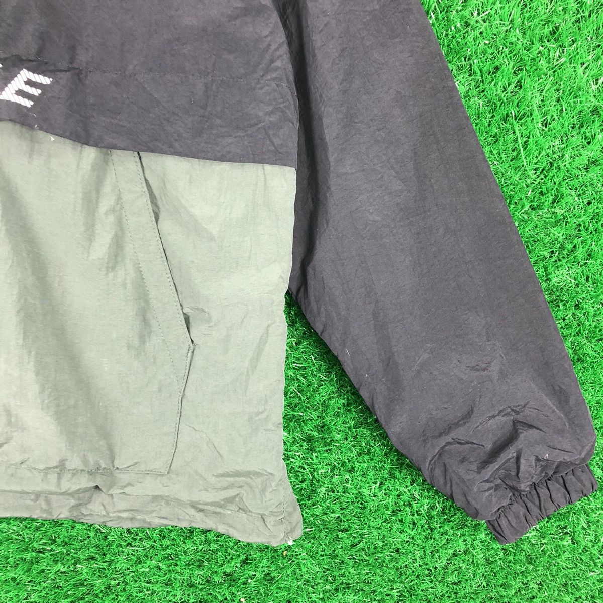 Japanese Brand Vintage Anorak Windbreaker Hoodie Jacket Pullover by Burtle Size US L / EU 52-54 / 3 - 3 Thumbnail