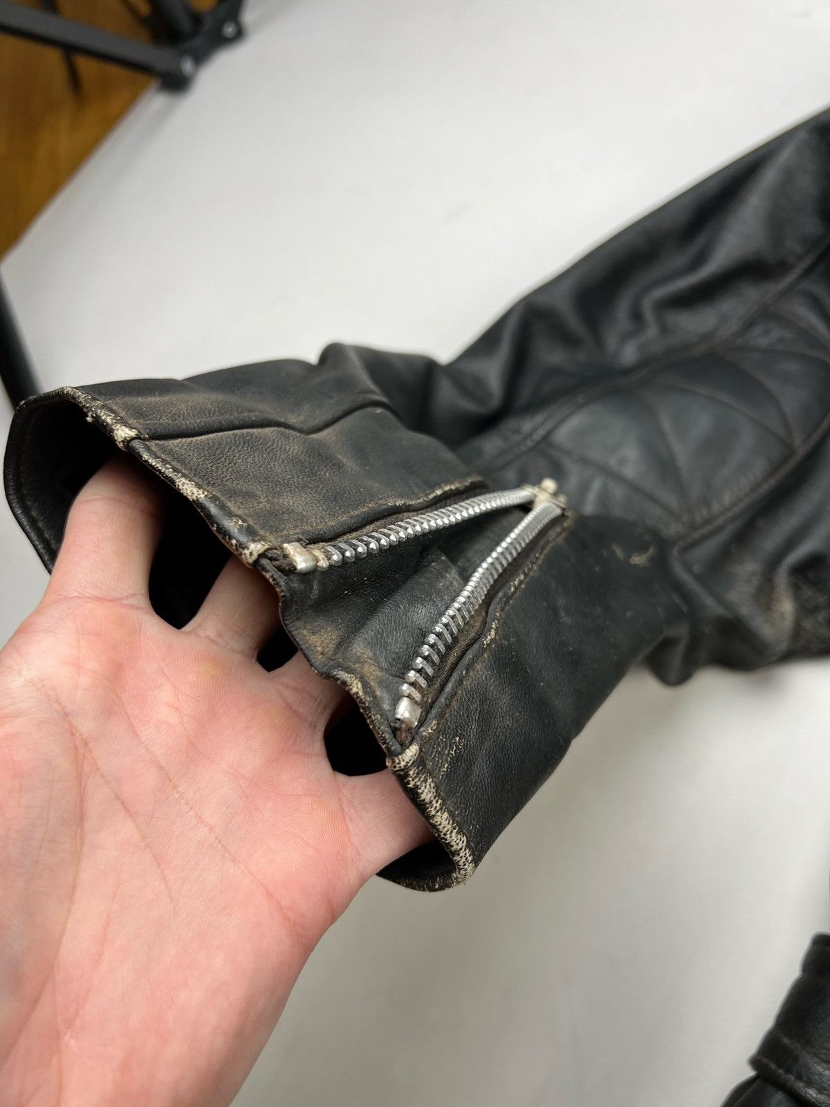 Vintage Vintage Perfecto Leather Jacket Distressed Size US XL / EU 56 / 4 - 18 Thumbnail