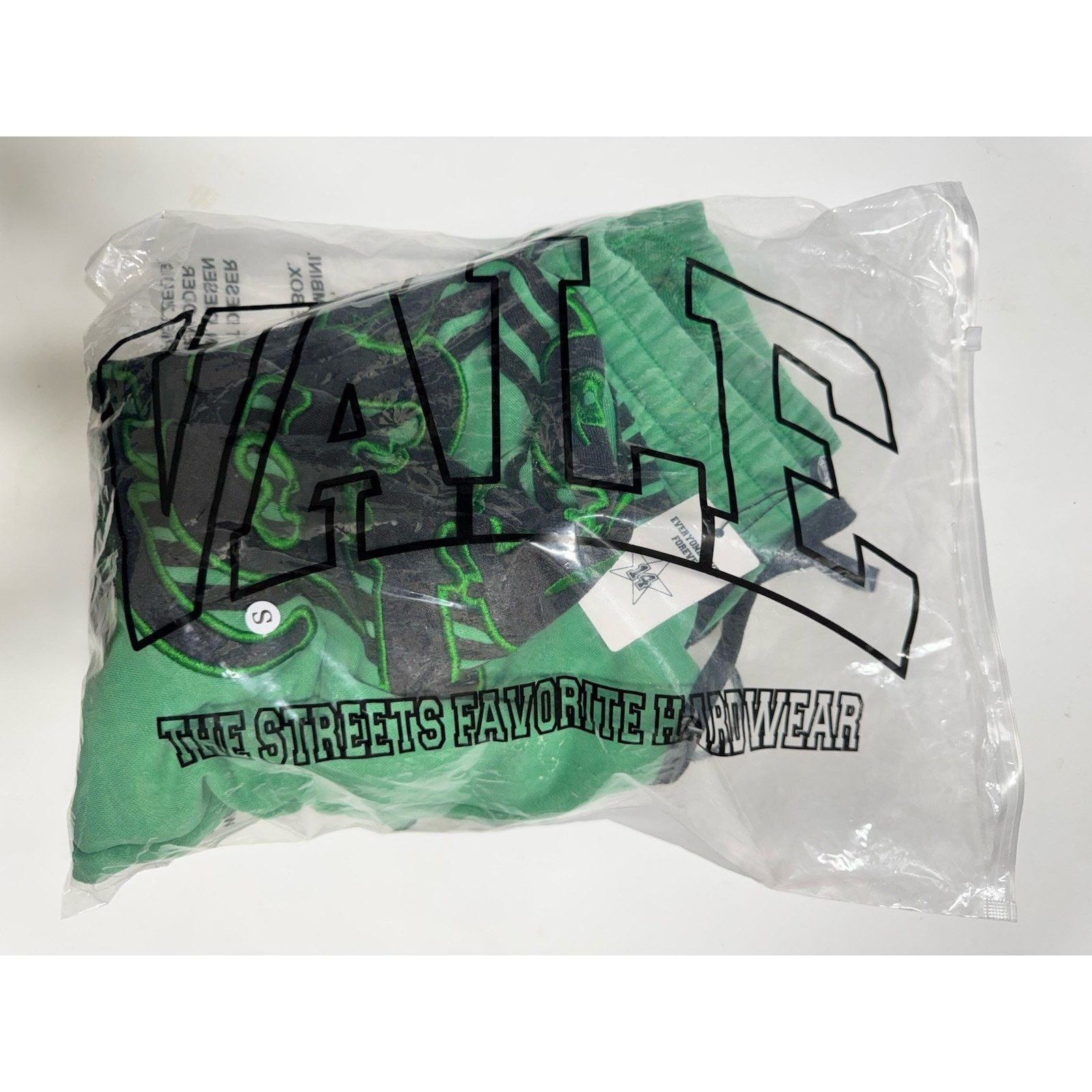 Vale Vale State Oversized Small Green NWT! Size US S / EU 44-46 / 1 - 4 Thumbnail