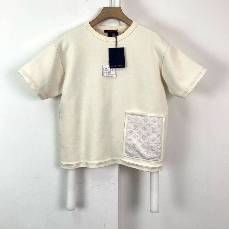 Louis Vuitton Louis Vuitton Pocket panel embossed logo cotton short sleev Size XS / US 0-2 / IT 36-38 - 2 Thumbnail