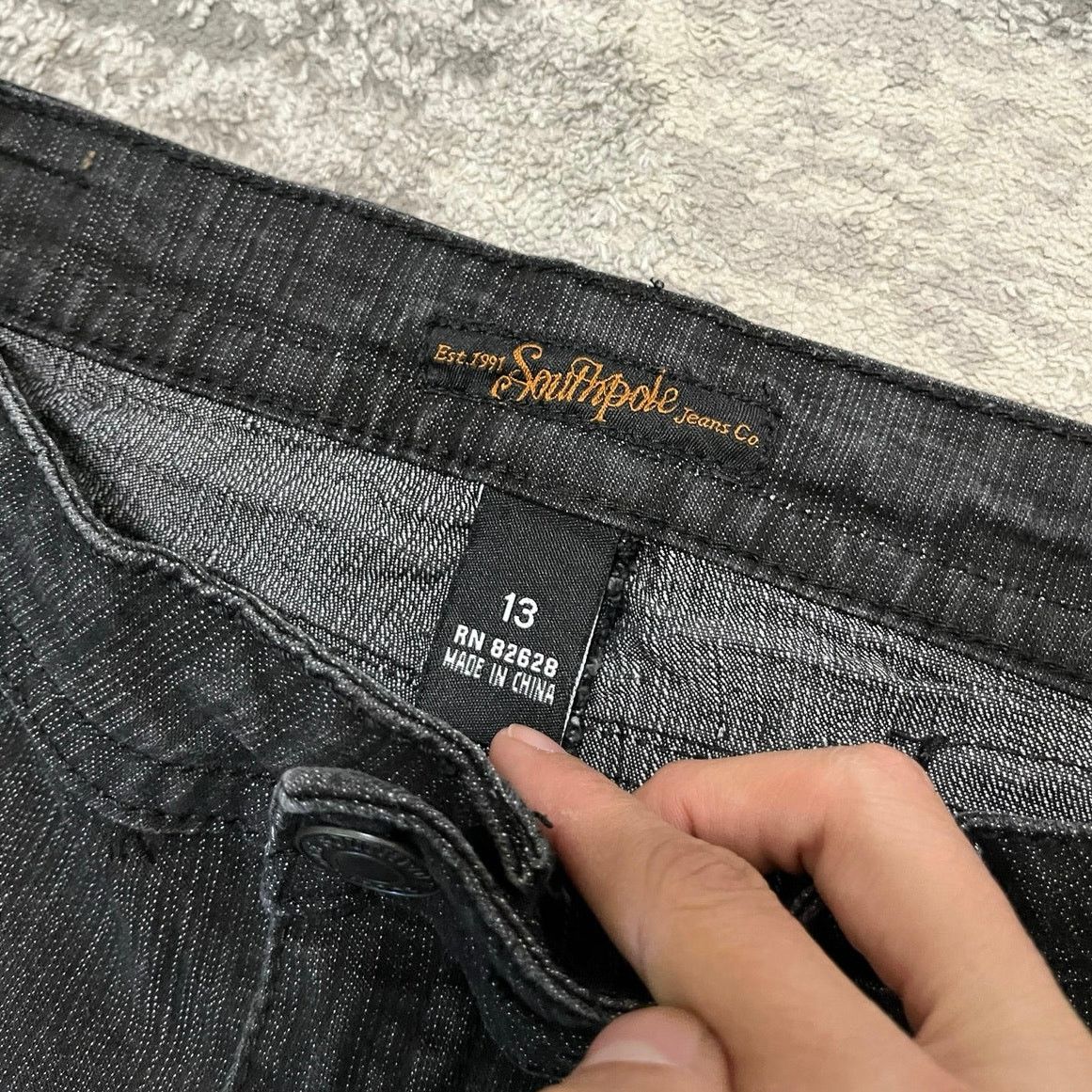 Southpole Southpole Y2K Bedazzled Bleach Black Denim Capri Pants Size 36" / US 14 / IT 50 - 4 Thumbnail