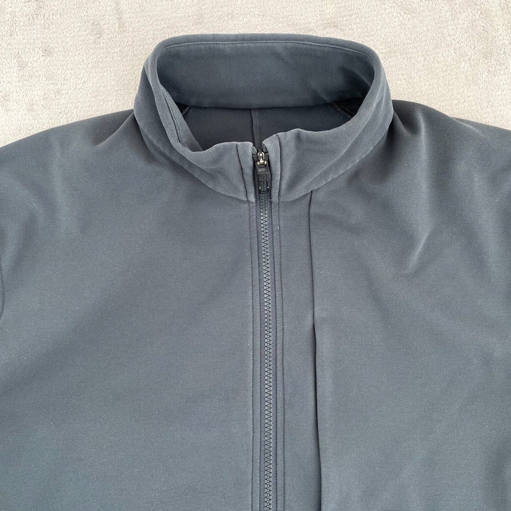 Lululemon Lululemon Sojourn Jacket Men 2XL Melanite Warpstreme Track Zip Performance Gym Size US XXL / EU 58 / 5 - 3 Thumbnail