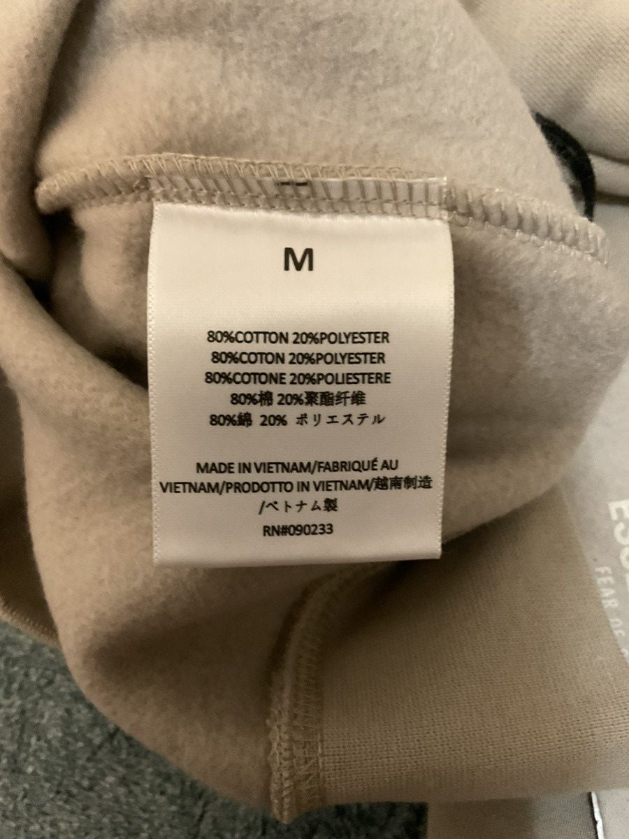 Fear of God Fear of God Essentials Hoodie FW21 String/Tan - Size M Size US M / EU 48-50 / 2 - 6 Thumbnail
