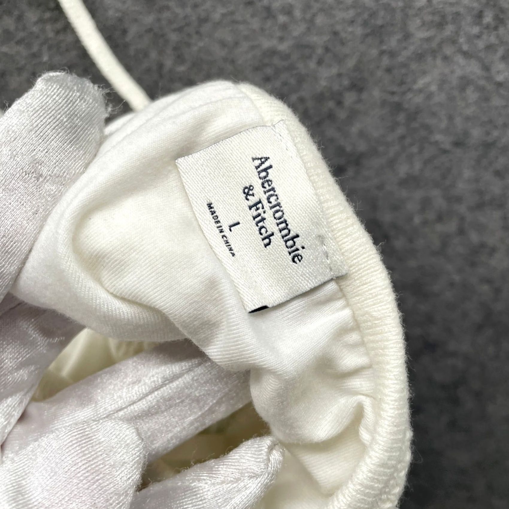 Abercrombie & Fitch VINTAGE Abercrombie & Fitch Crochet Bandana Top Womens L Ivory Open Knit Halter Size L / US 10 / IT 46 - 6 Thumbnail