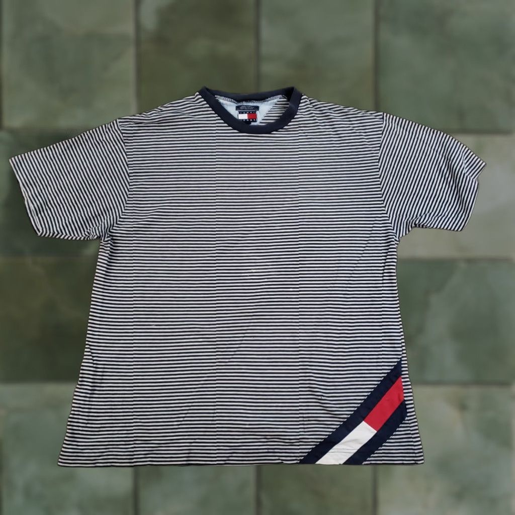 Tommy Hilfiger VINTAGE Tommy Hilfiger Shirt Mens Large White Blue Striped Crew Neck Short Sleeve Y2K Size US L / EU 52-54 / 3 - 1 Thumbnail