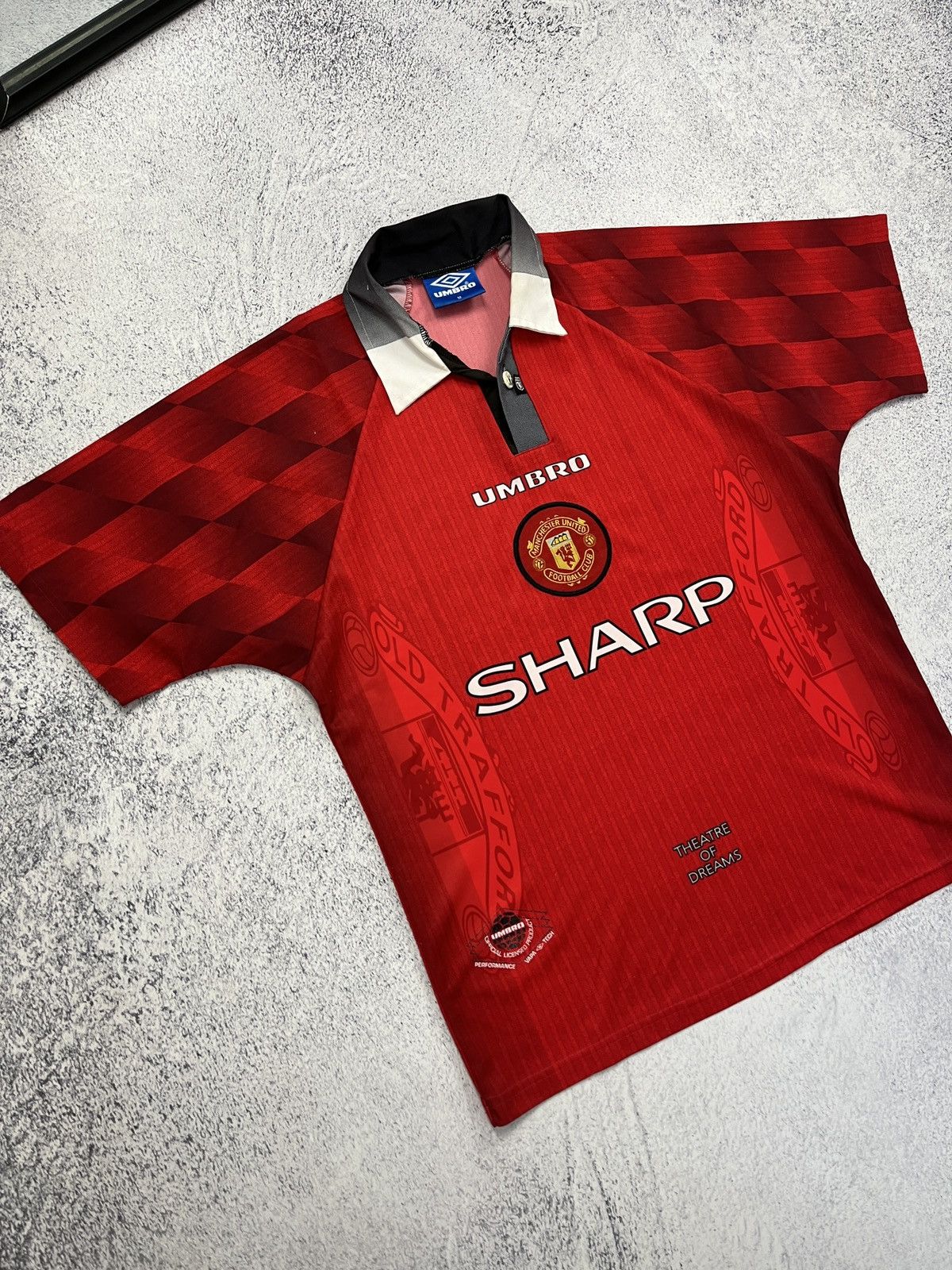 Umbro Vintage Umbro Manchester United 1996-98 Soccer Jersey Rare Size US M / EU 48-50 / 2 - 3 Thumbnail