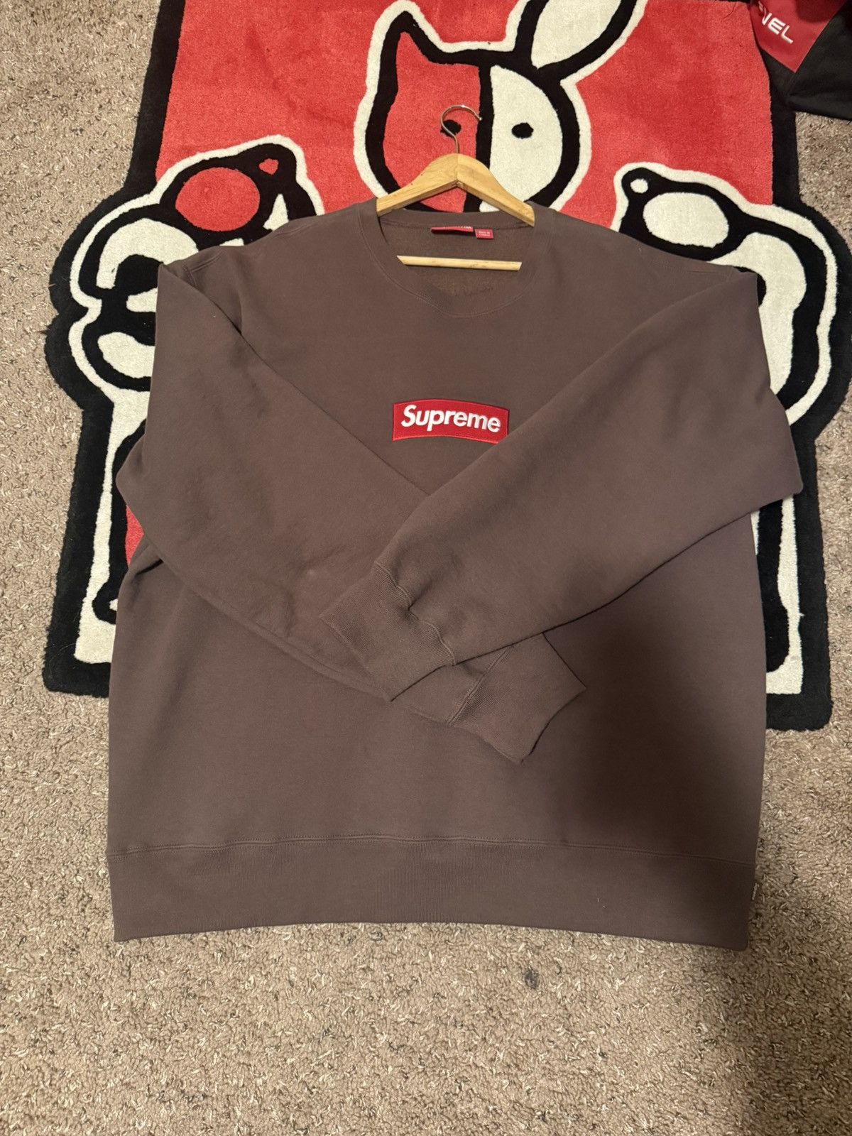 Supreme Supreme Crewneck Box Logo, Brown FW22 Size US XXL / EU 58 / 5 - 1 Thumbnail
