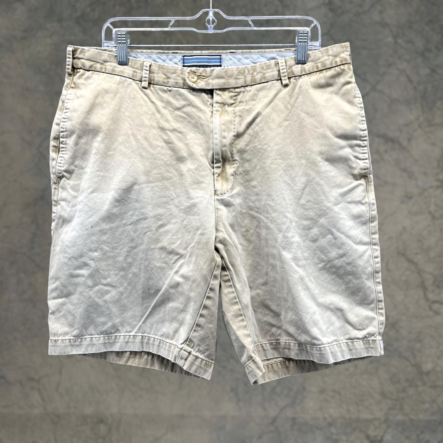 Peter Millar Peter Millar Shorts Men 36 Khaki Chino Flat Front Tan Beige Casual Two Tone Khaki Beige Chino Flat Front 36 Mens shorts Regular Summer 36 Men Size US 36 / EU 52 - 1 Thumbnail