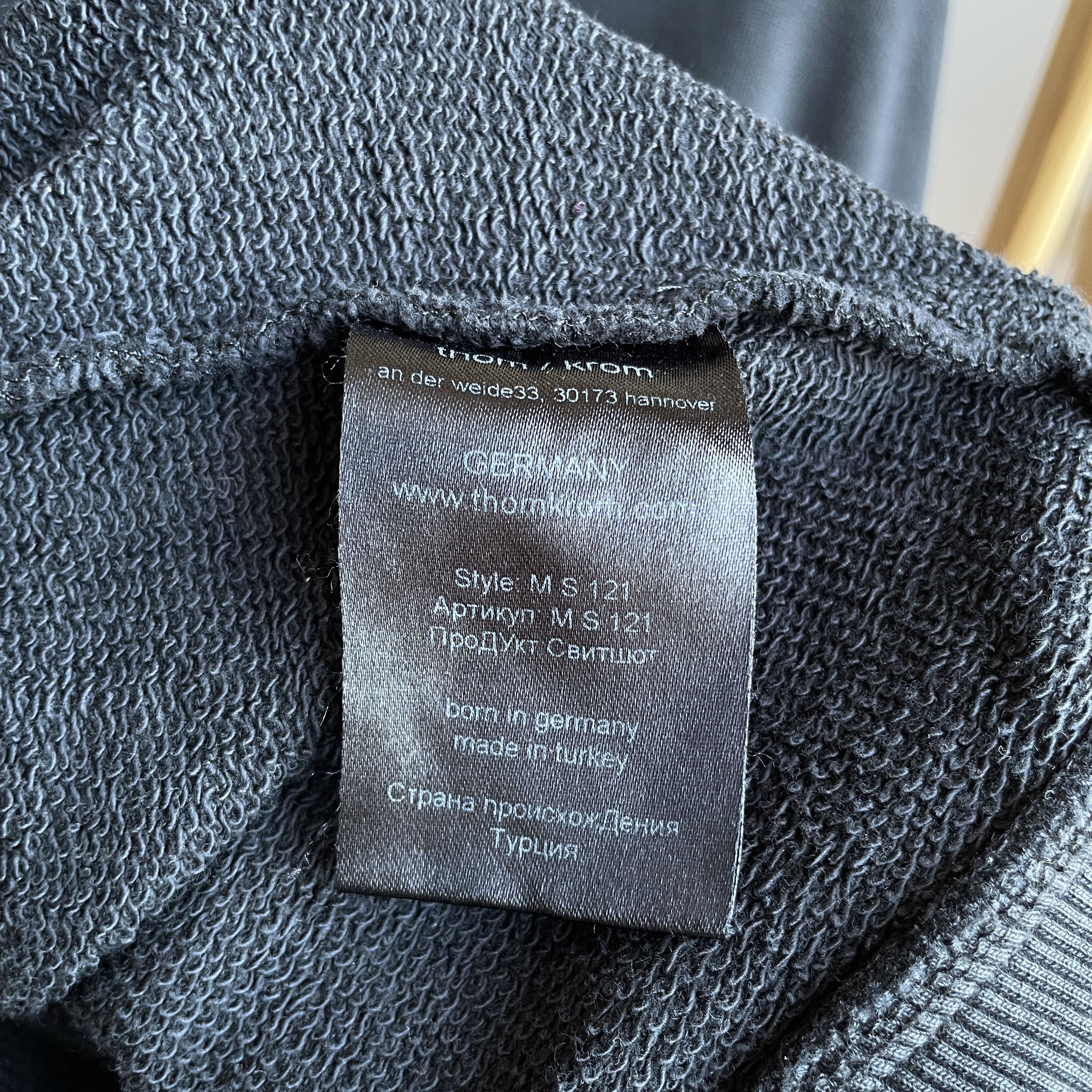 Thom Krom Thom Krom Avant Garde Exposed Seams Sweatshirt Size L Size US L / EU 52-54 / 3 - 13 Thumbnail