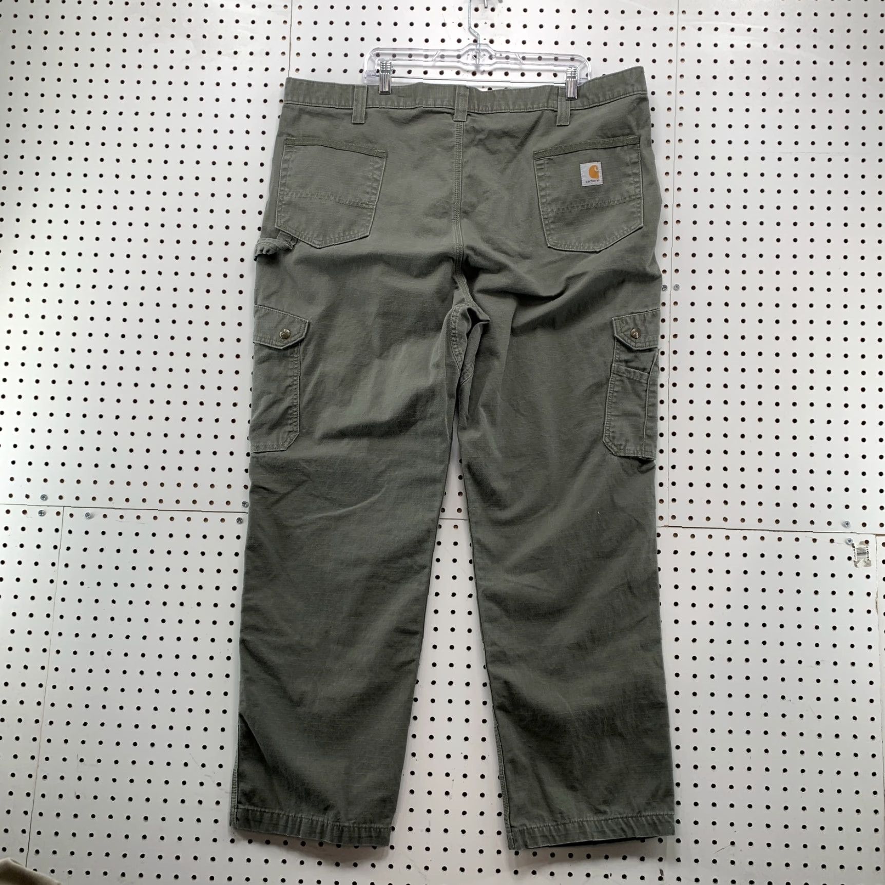 Carhartt Carhartt Cargo Pants Mens 44x32 Moss Green Ripstop Workwear Cargo Pants Mens 44x32 Green 90s? No decade given; skip decade. Mens Size US 44 / EU 60 - 6 Thumbnail