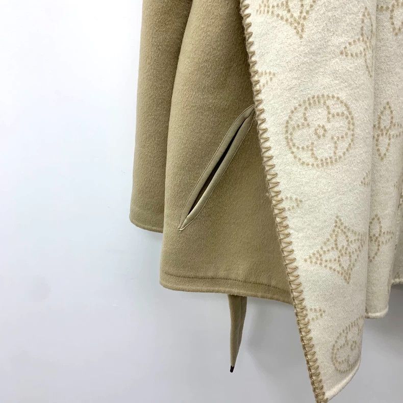 Louis Vuitton Louis Vuitton 24 New Cream Tea Reversible Wool Old Flower Size XS / US 0-2 / IT 36-38 - 4 Thumbnail